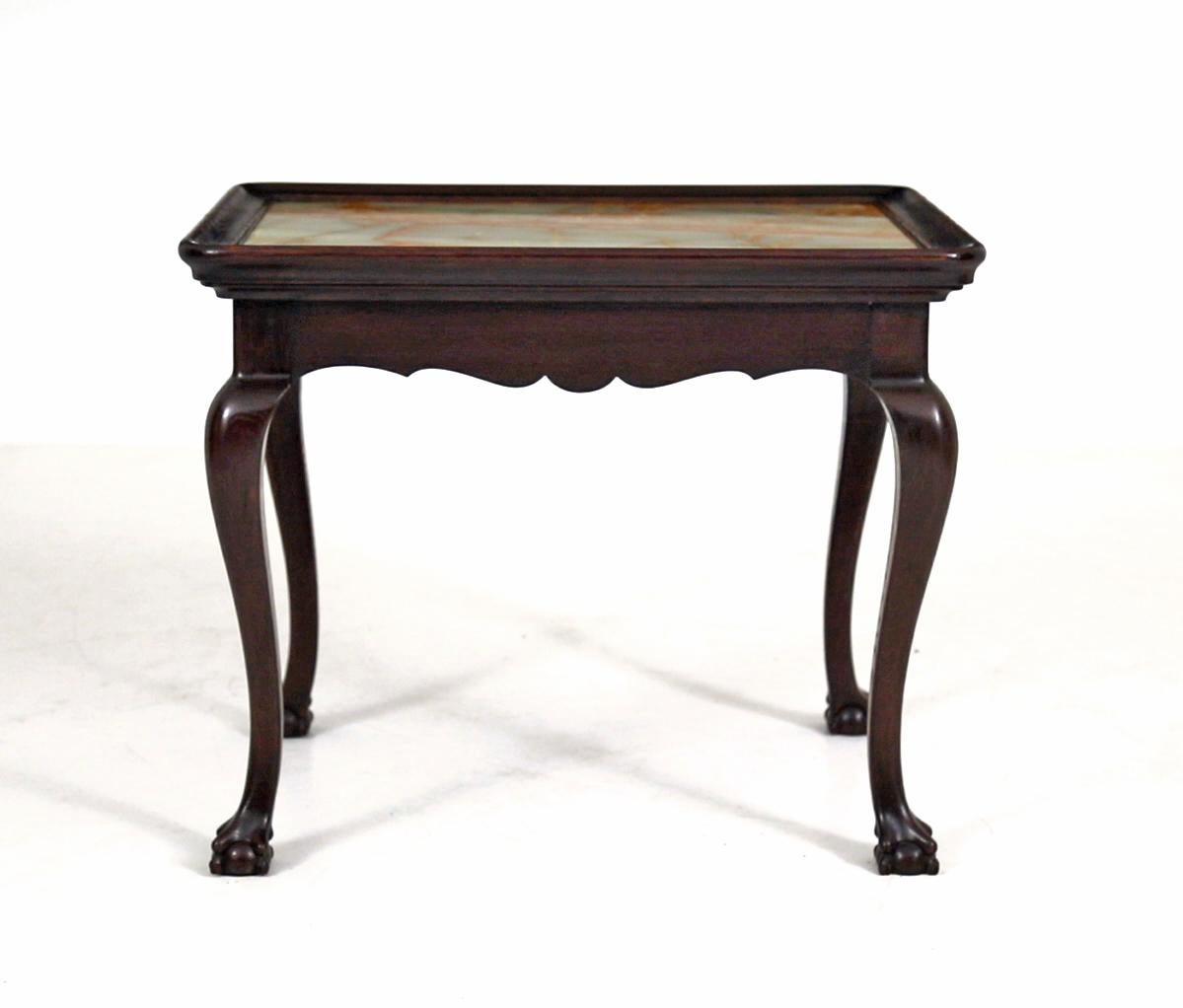 XIXe siècle Table à plateau en onyx du 19e siècle en chêne d'influence chippendale en vente