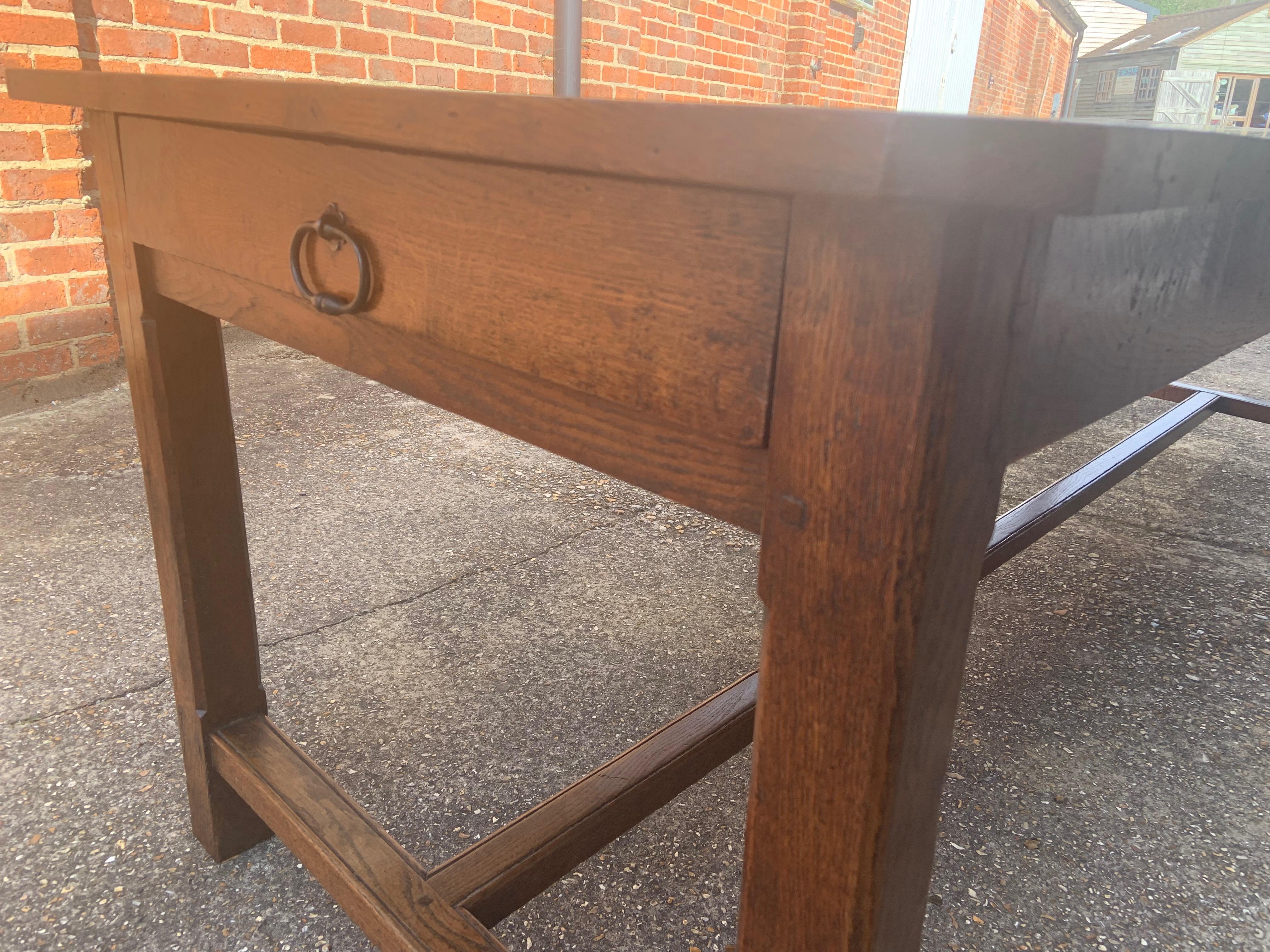 19th Century Oak Farmhouse Table with Drawer In Good Condition In Billingshurst, GB