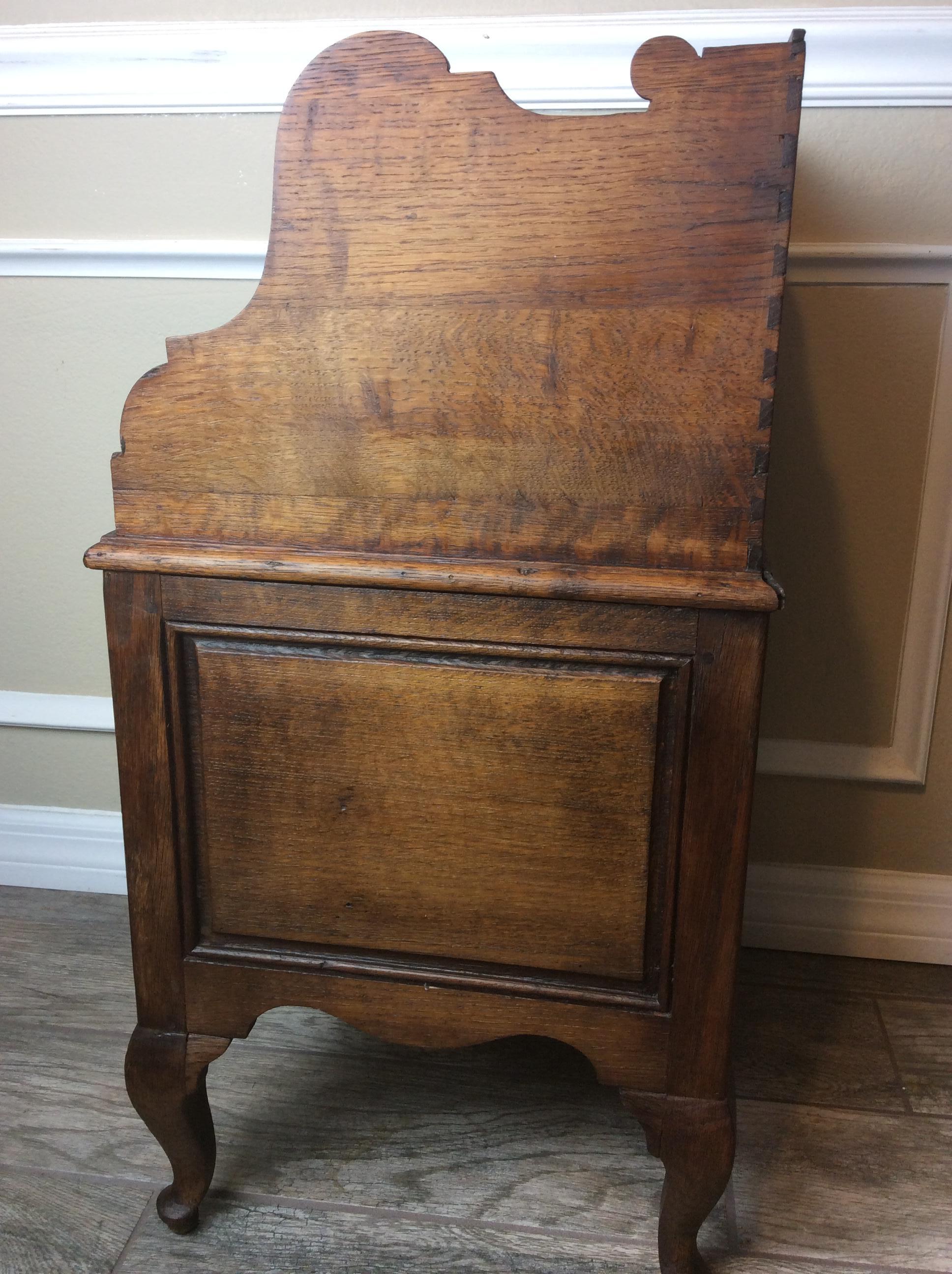 Unknown 19th Century Oak French Cellarette / Bedside Table For Sale