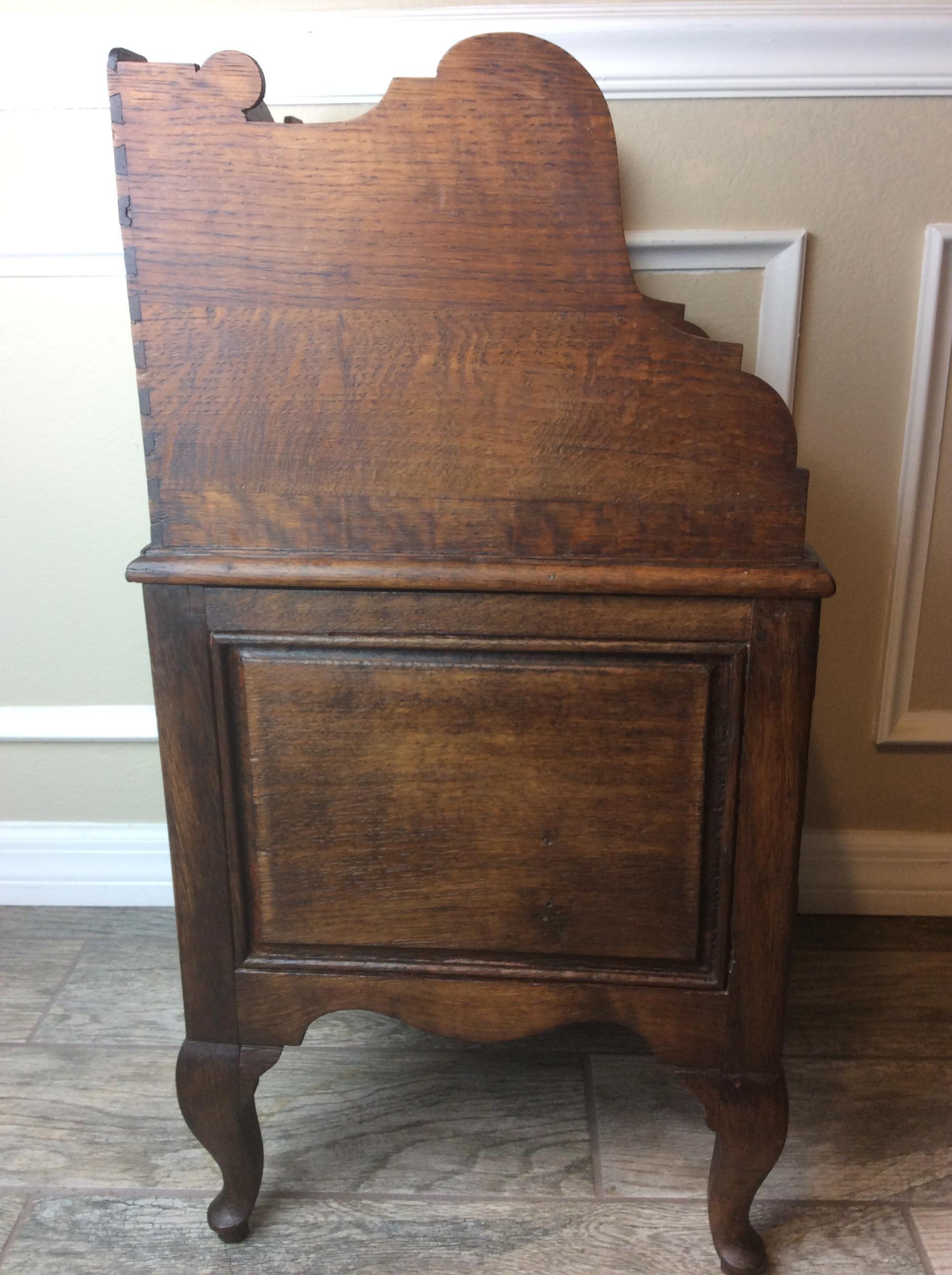 19th Century Oak French Cellarette / Bedside Table For Sale 1