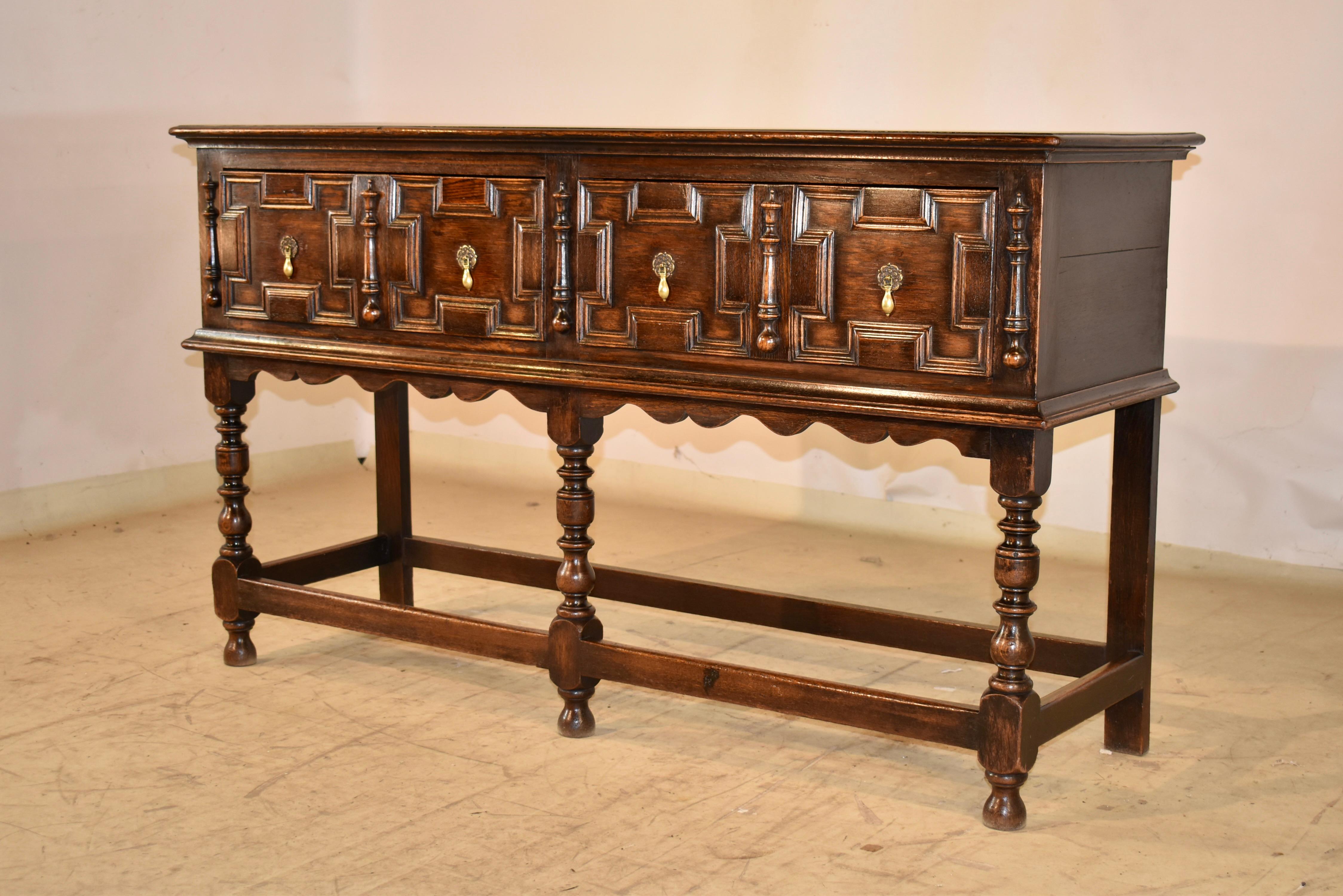 Ottone Credenza geometrica in Oak del XIX secolo dall'Inghilterra in vendita