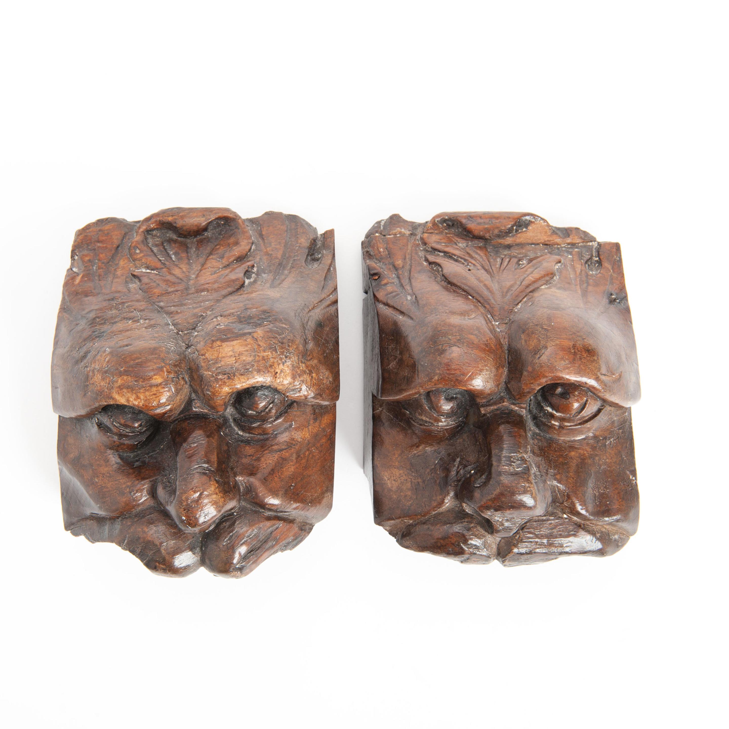Carved oak lion mask head mounts.
Sold as a pair.
England circa 1820

