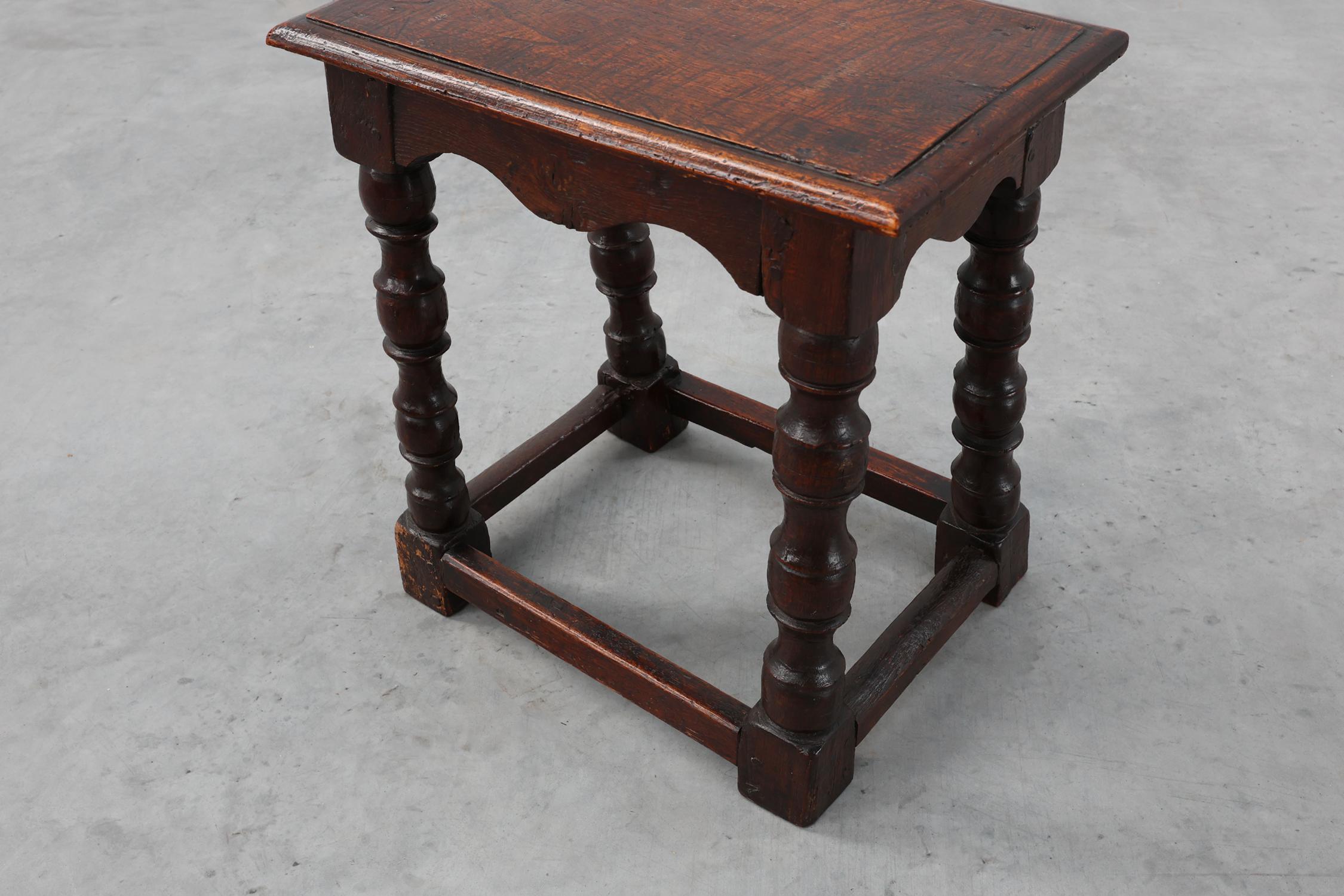 Rechteckiger Hocker oder Tisch aus Eiche des 19. Jahrhunderts mit gedrechselten Beinen, Frankreich ca. 1 (Eichenholz) im Angebot