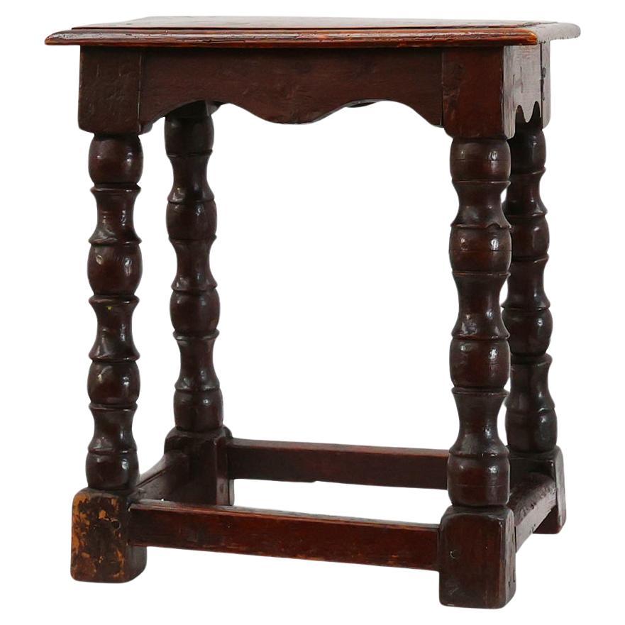 Rechteckiger Hocker oder Tisch aus Eiche des 19. Jahrhunderts mit gedrechselten Beinen, Frankreich ca. 1
