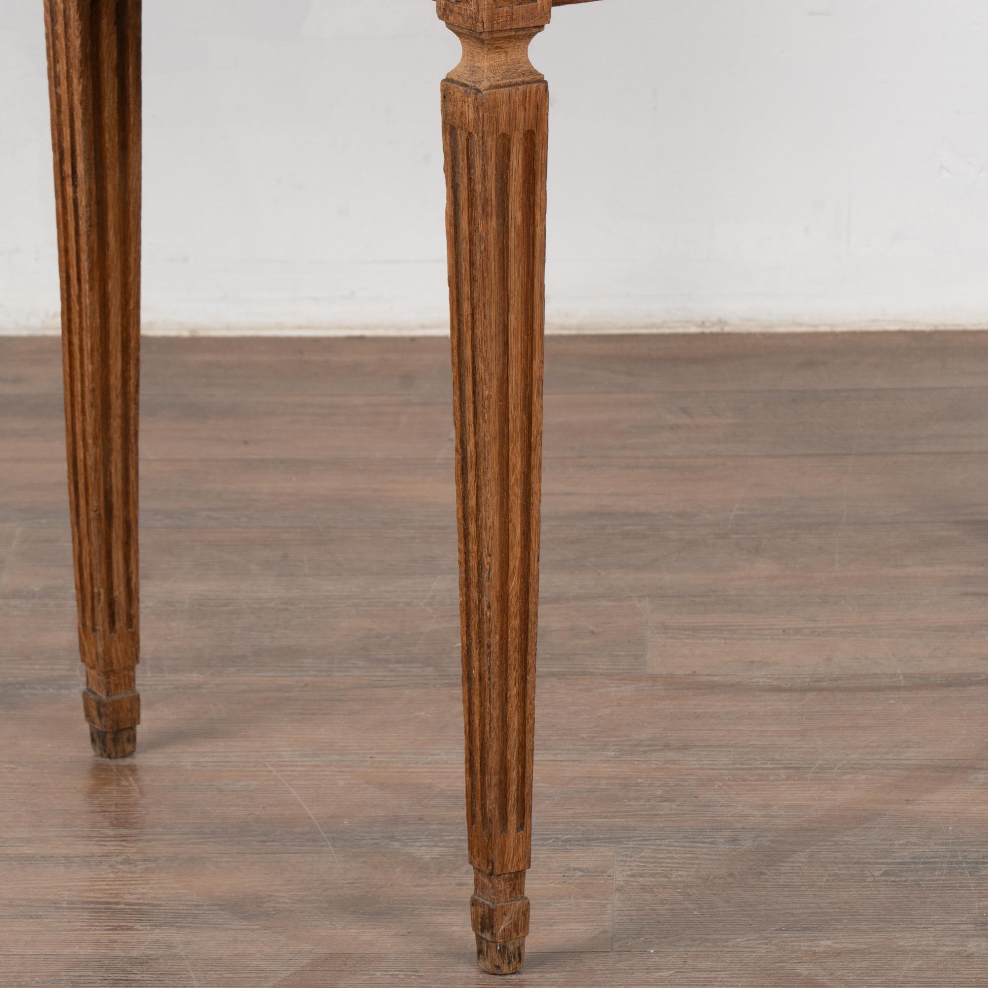 Table d'appoint en chêne du 19ème siècle avec tiroir, Suède en vente 4