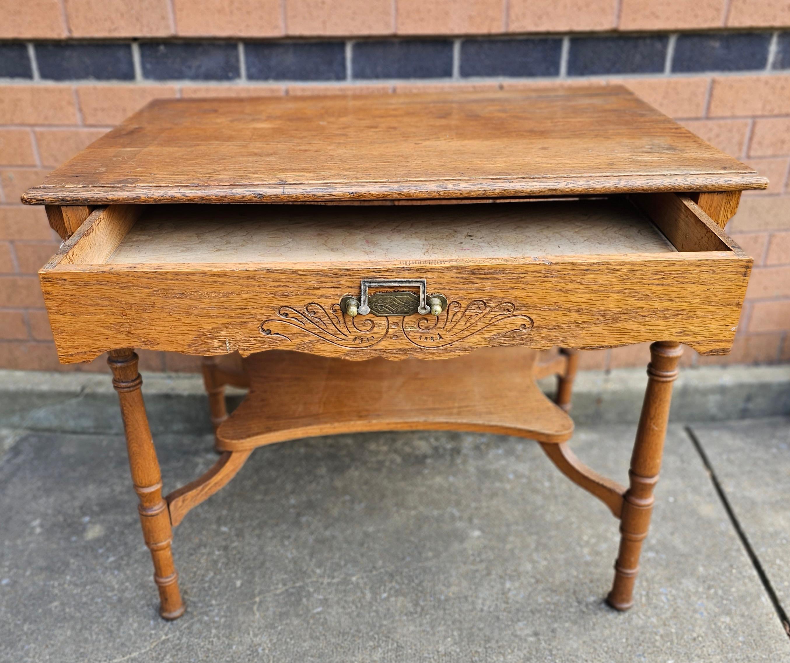 19th Century Oak Single Drawer Legs Work Table In Good Condition For Sale In Germantown, MD