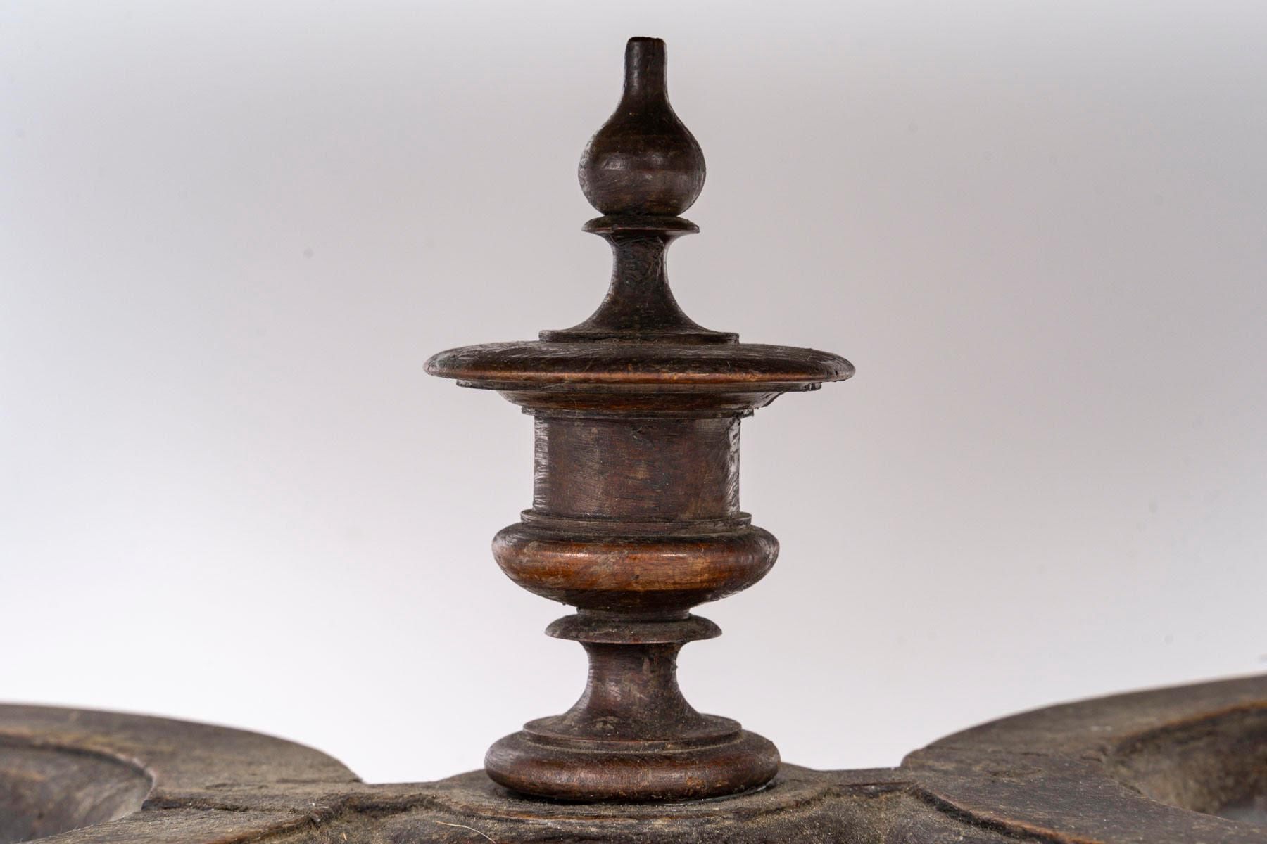 Sgabello in quercia del XIX secolo, rivestimento in pelle, periodo Napoleone III.

Sgabello in quercia del XIX secolo, rivestimento in pelle, periodo Napoleone III.
H. 38cm, L. 73cm, P. 43cm