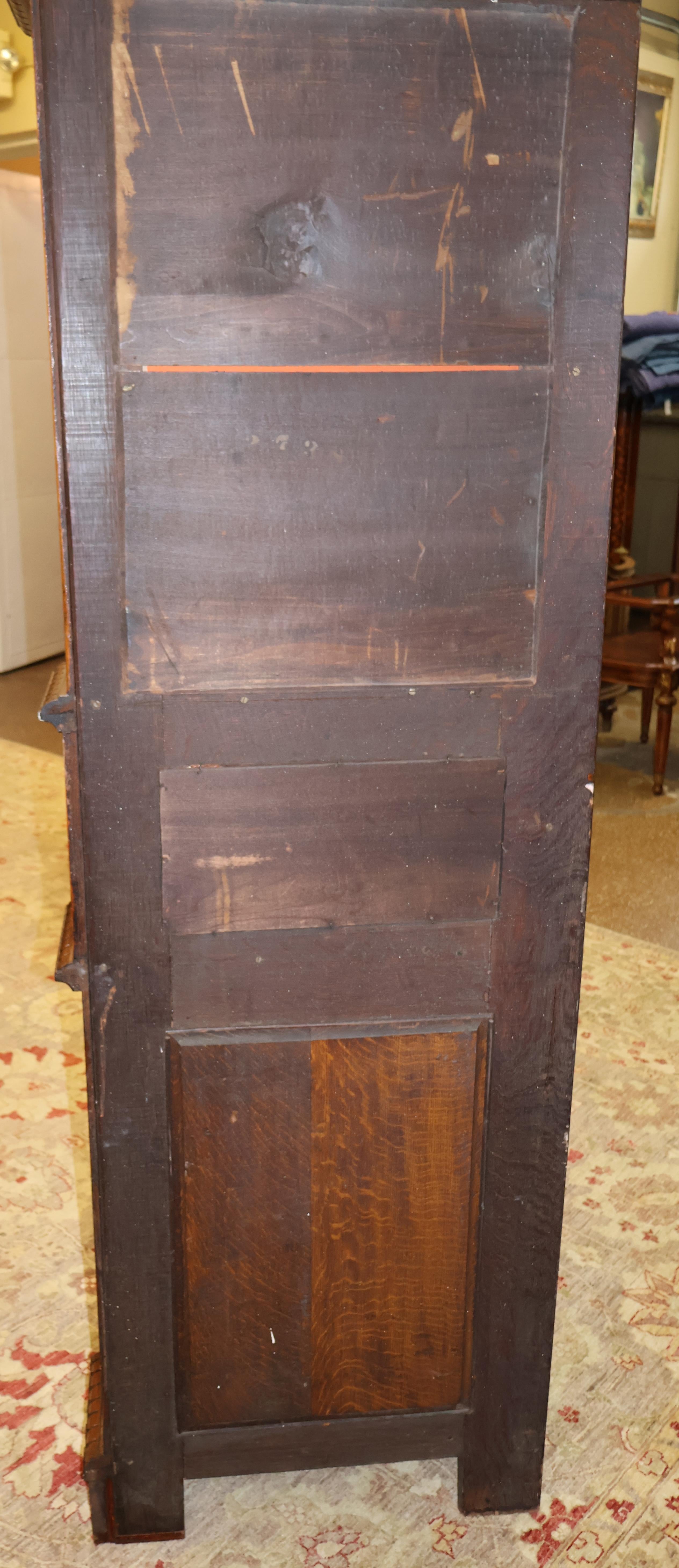 Armadio d'angolo vittoriano in Oak del XIX secolo Armadio d'angolo CIRCA 1880 in vendita 4