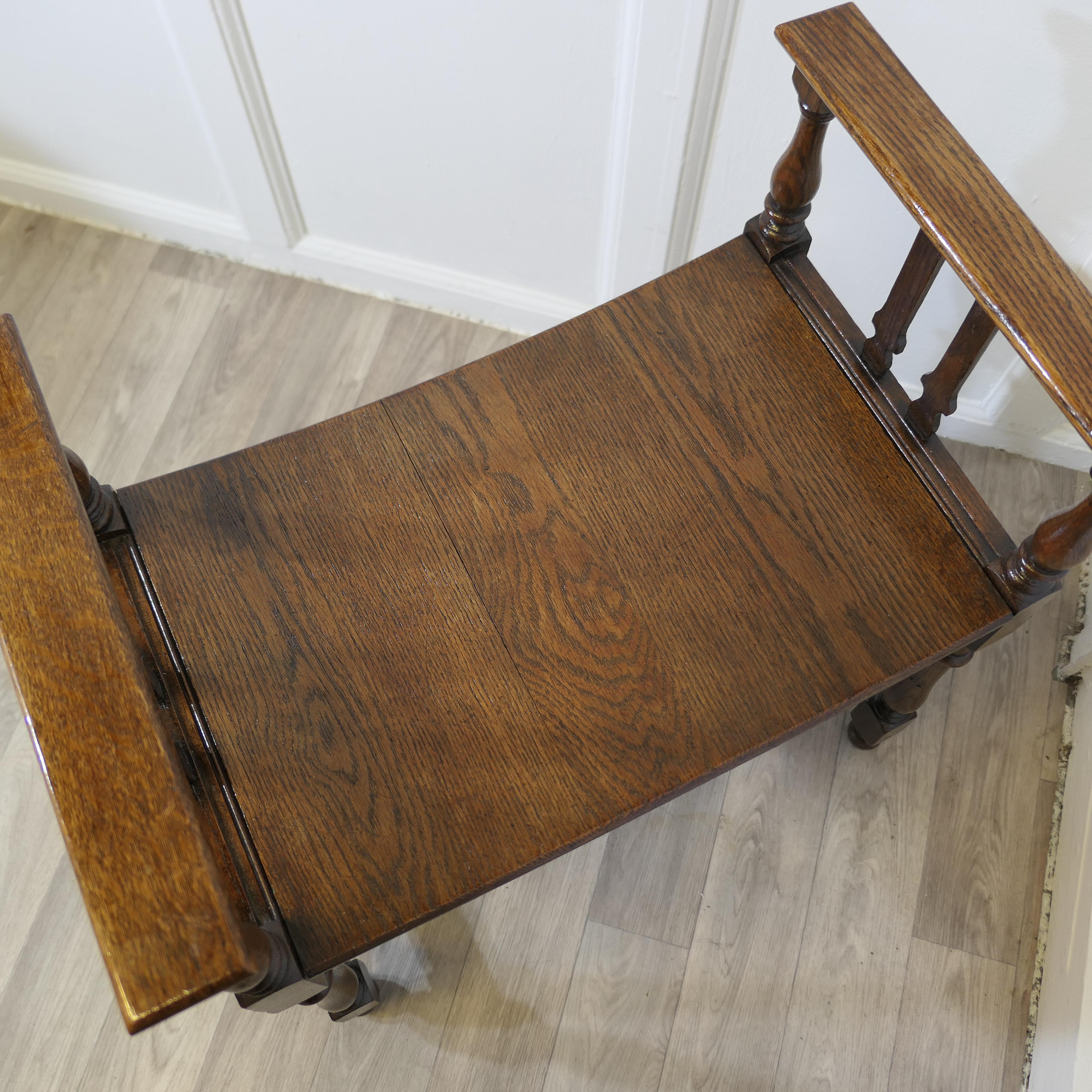 Sedile da finestra o panca da ingresso in Oak del XIX secolo  Questo è un bel pezzo onesto di Oak in vendita 2