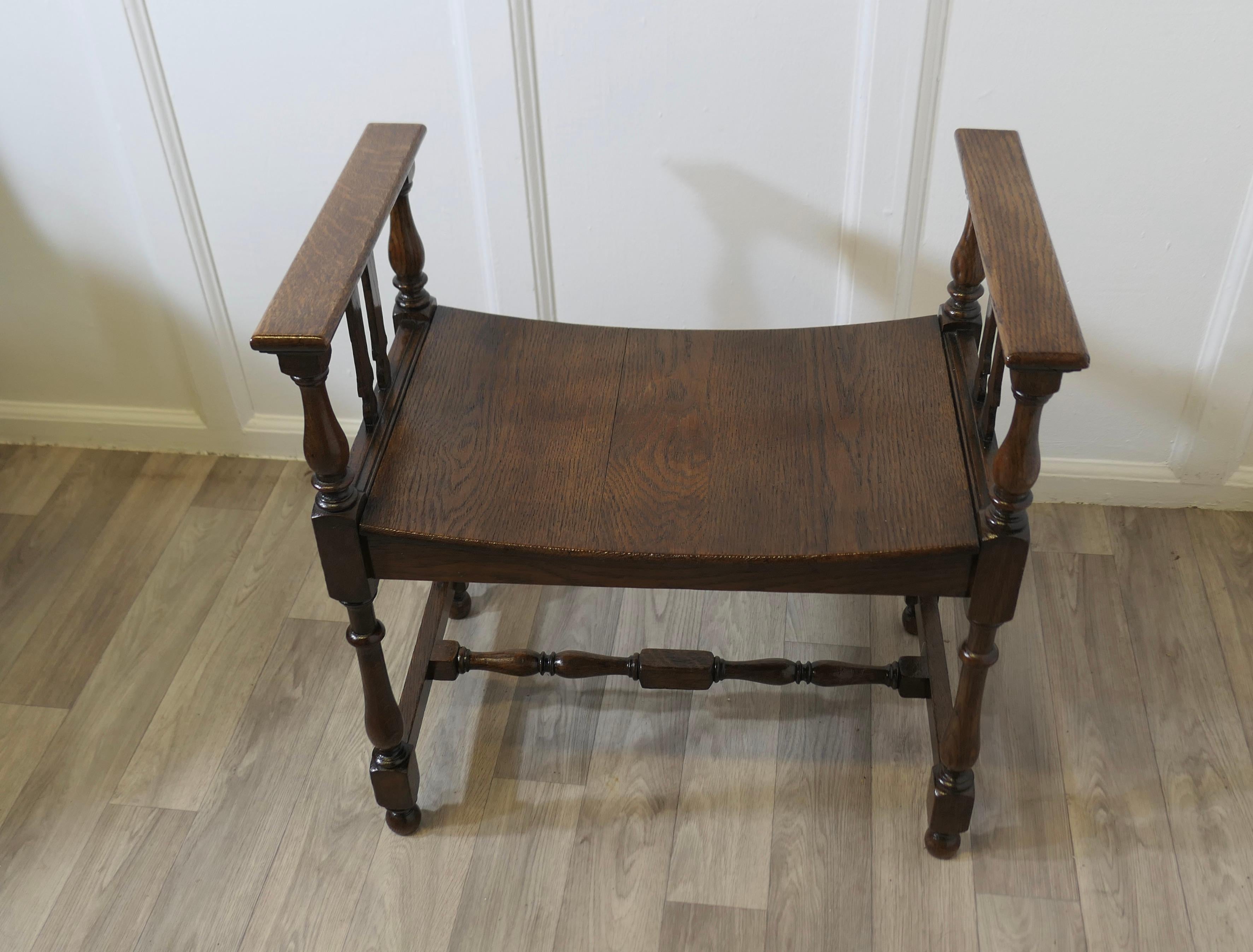 Sedile da finestra o panca da ingresso in Oak del XIX secolo  Questo è un bel pezzo onesto di Oak in vendita 3