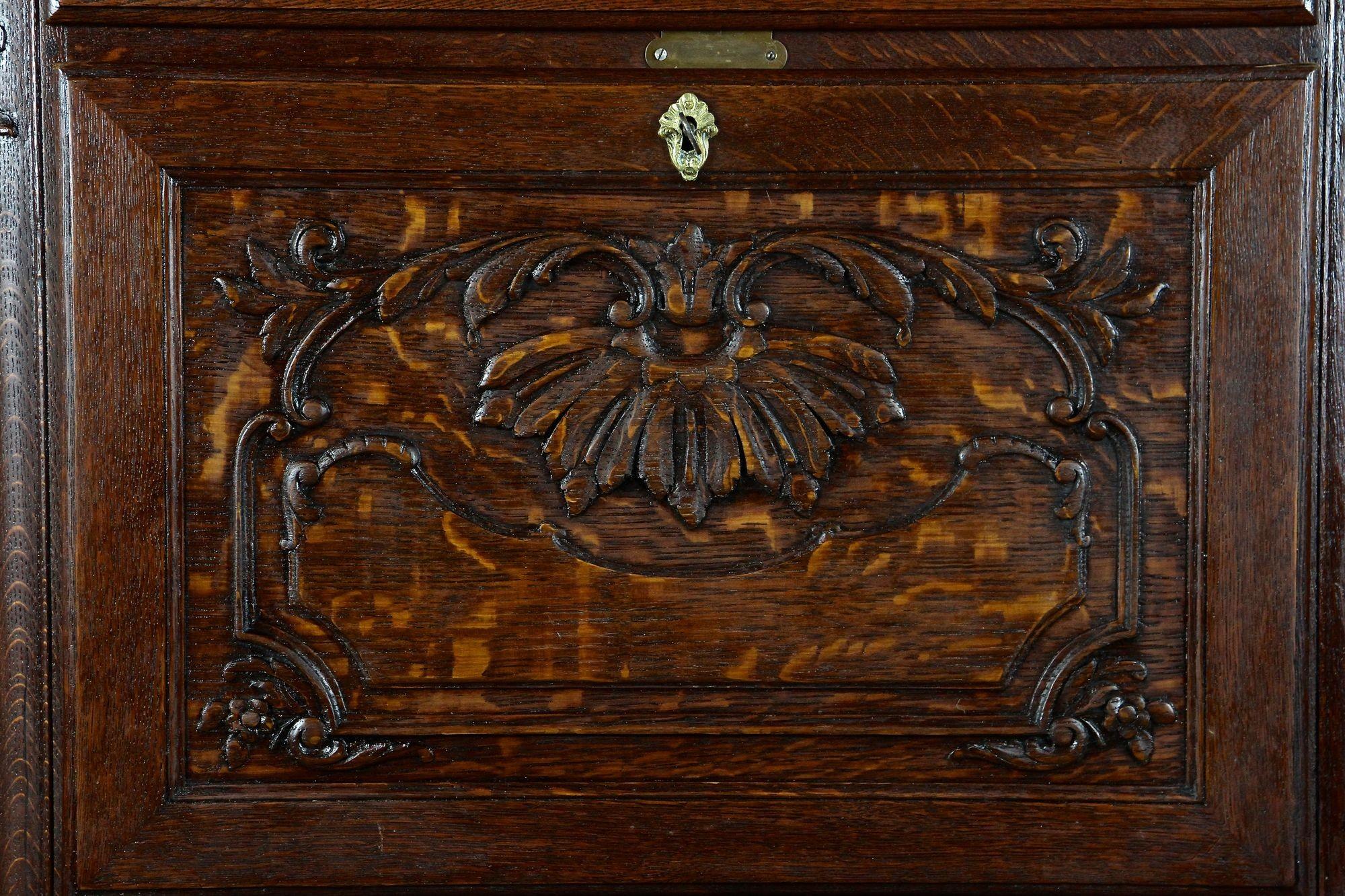 Secrétaire en bois de chêne du XIXe siècle - Revive baroque, Autriche vers 1870 en vente 2