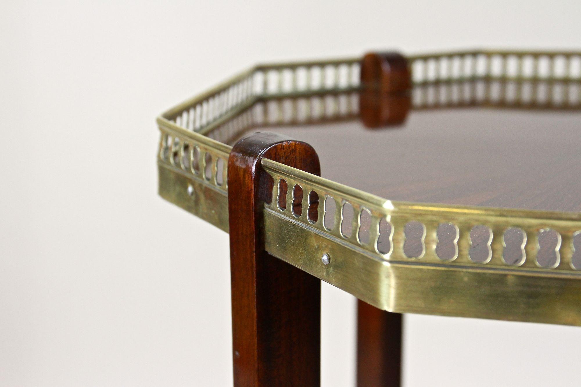 19th Century Octagonal Mahogany Side Table, Napoleon III, France circa 1870 For Sale 4