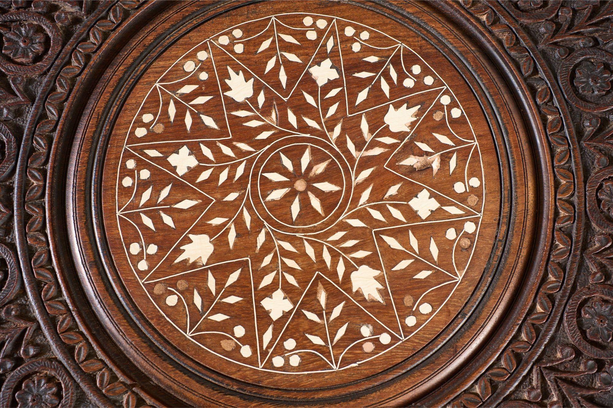19th century Octagonal Padauk Anglo-Indian side table For Sale 5