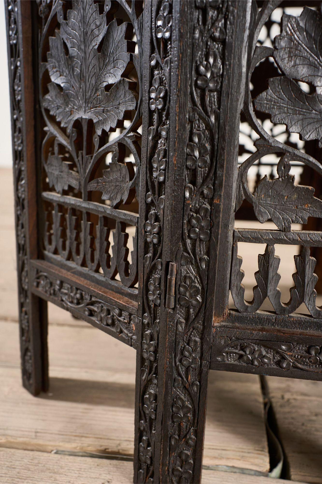 19th century Octagonal Padauk Anglo-Indian side table For Sale 3