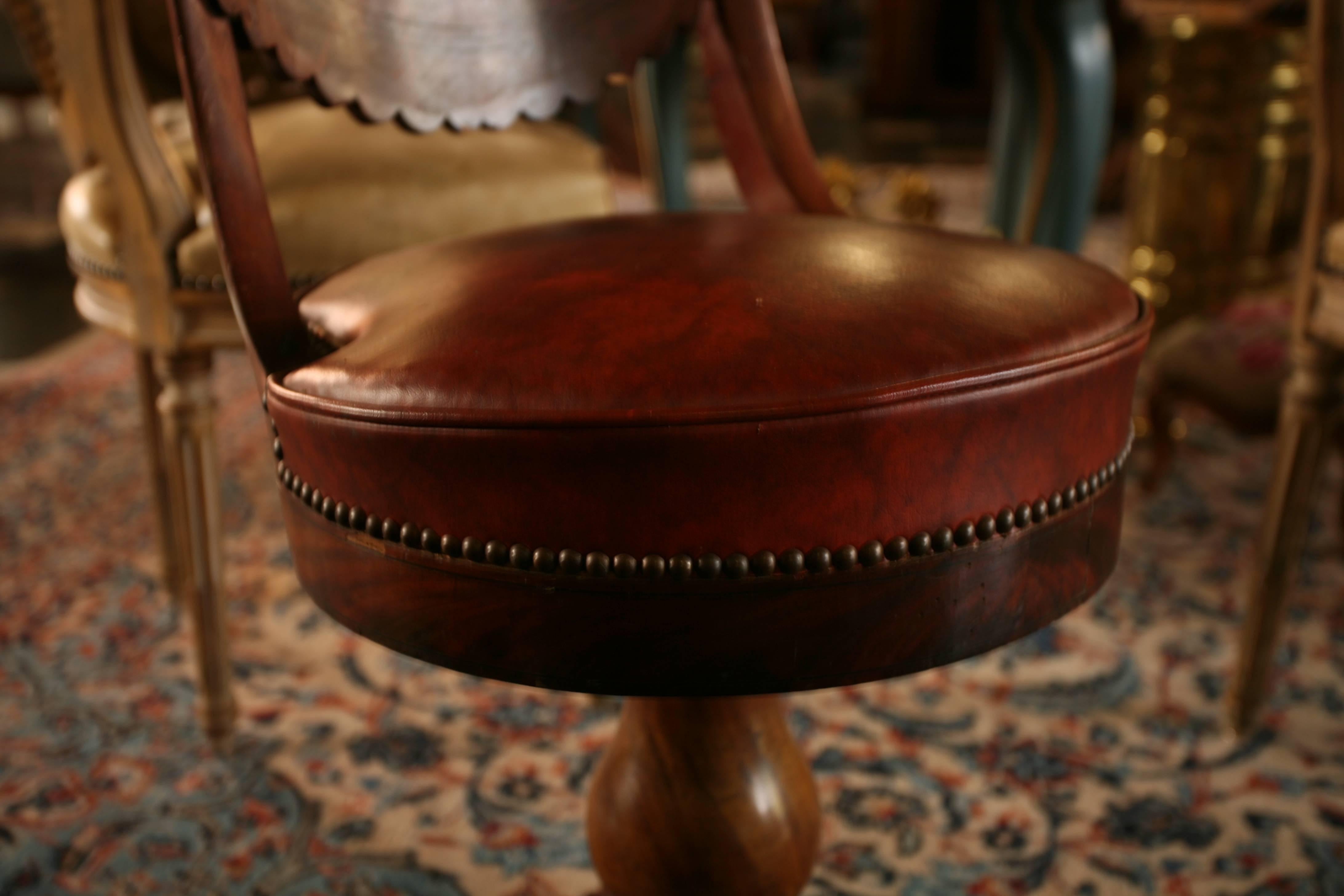 Restauration 19th Century Office Chair in Mahogany and Original Patinated Leather, circa 1880