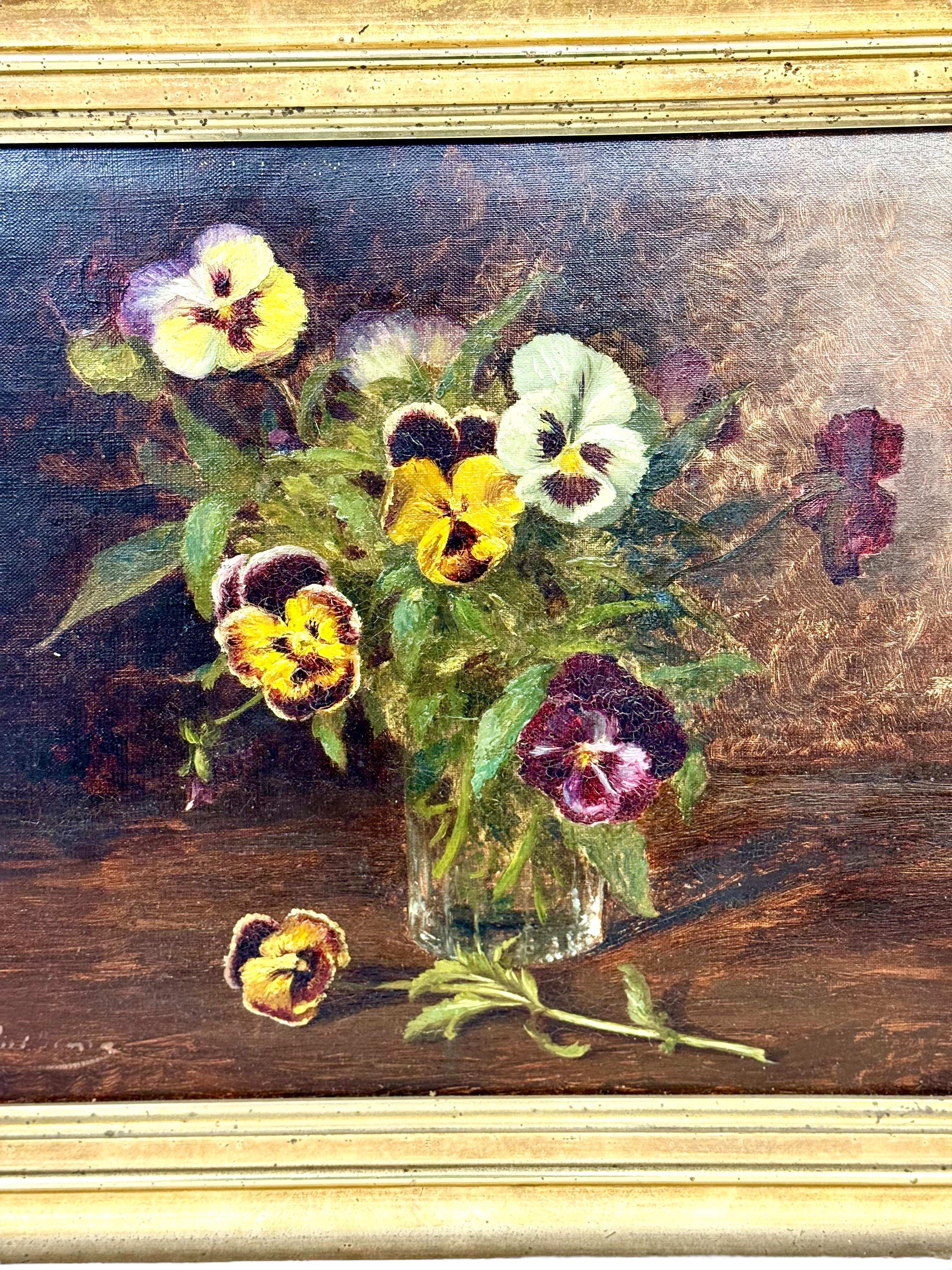 Quadro a olio del XIX secolo con viole del pensiero in un vaso di vetro e cornice in legno dorato in vendita 1