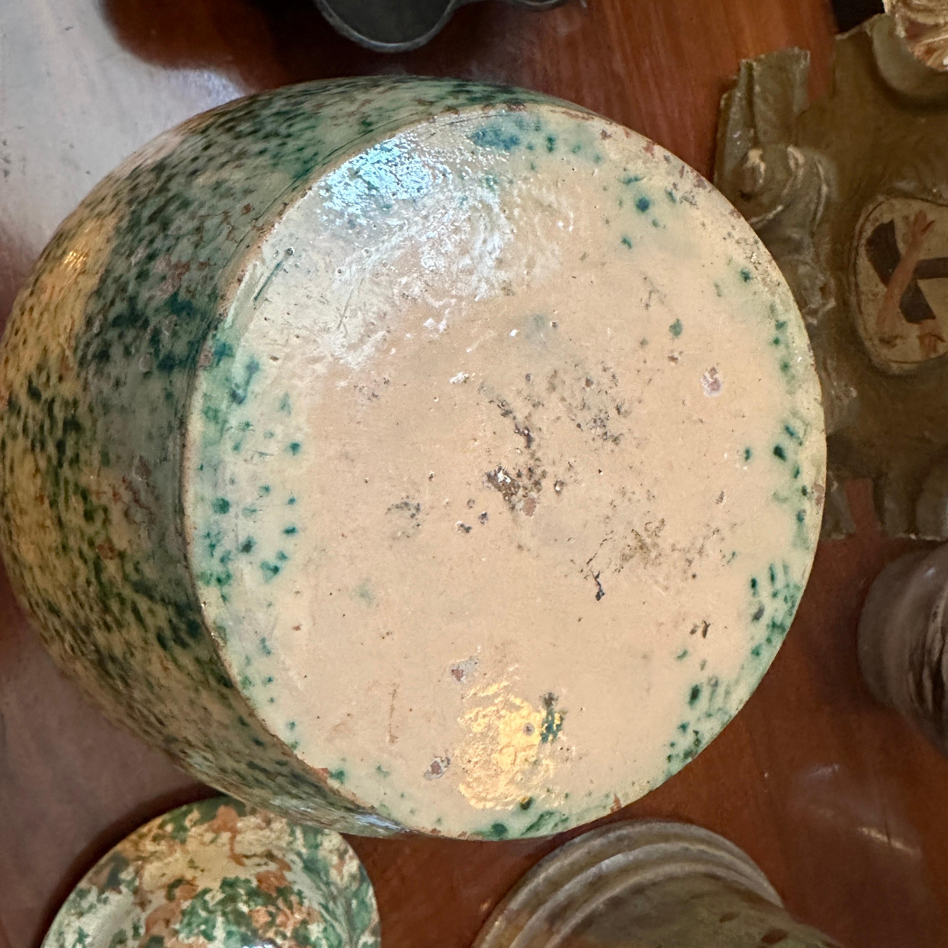 Antico contenitore per sale siciliano in ceramica dipinta a mano del XIX secolo in vendita 5