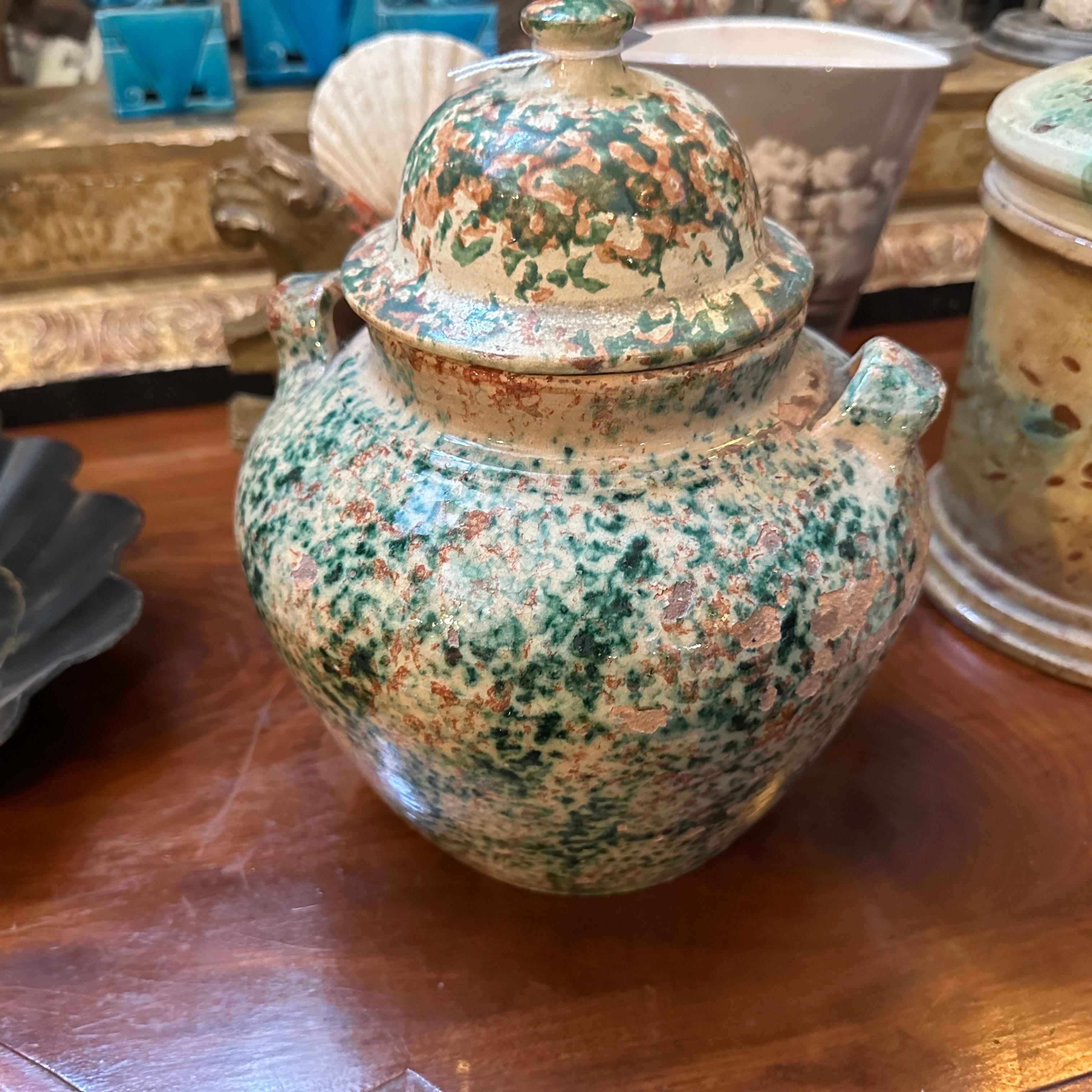 Fatto a mano Antico contenitore per sale siciliano in ceramica dipinta a mano del XIX secolo in vendita