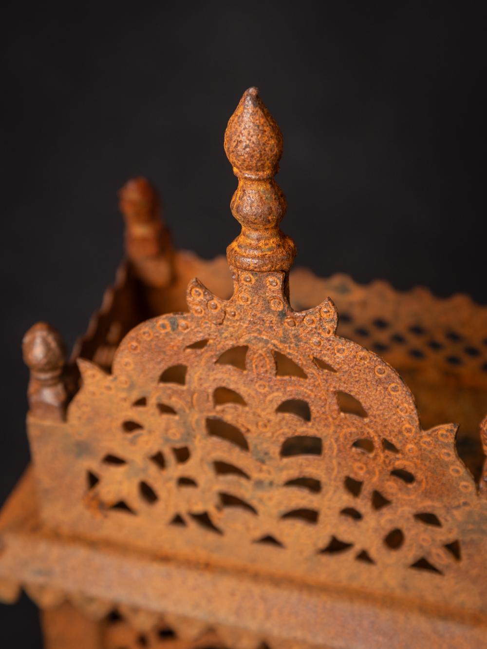 19th century Old metal temple with antique wooden Buddha statue In Good Condition For Sale In DEVENTER, NL