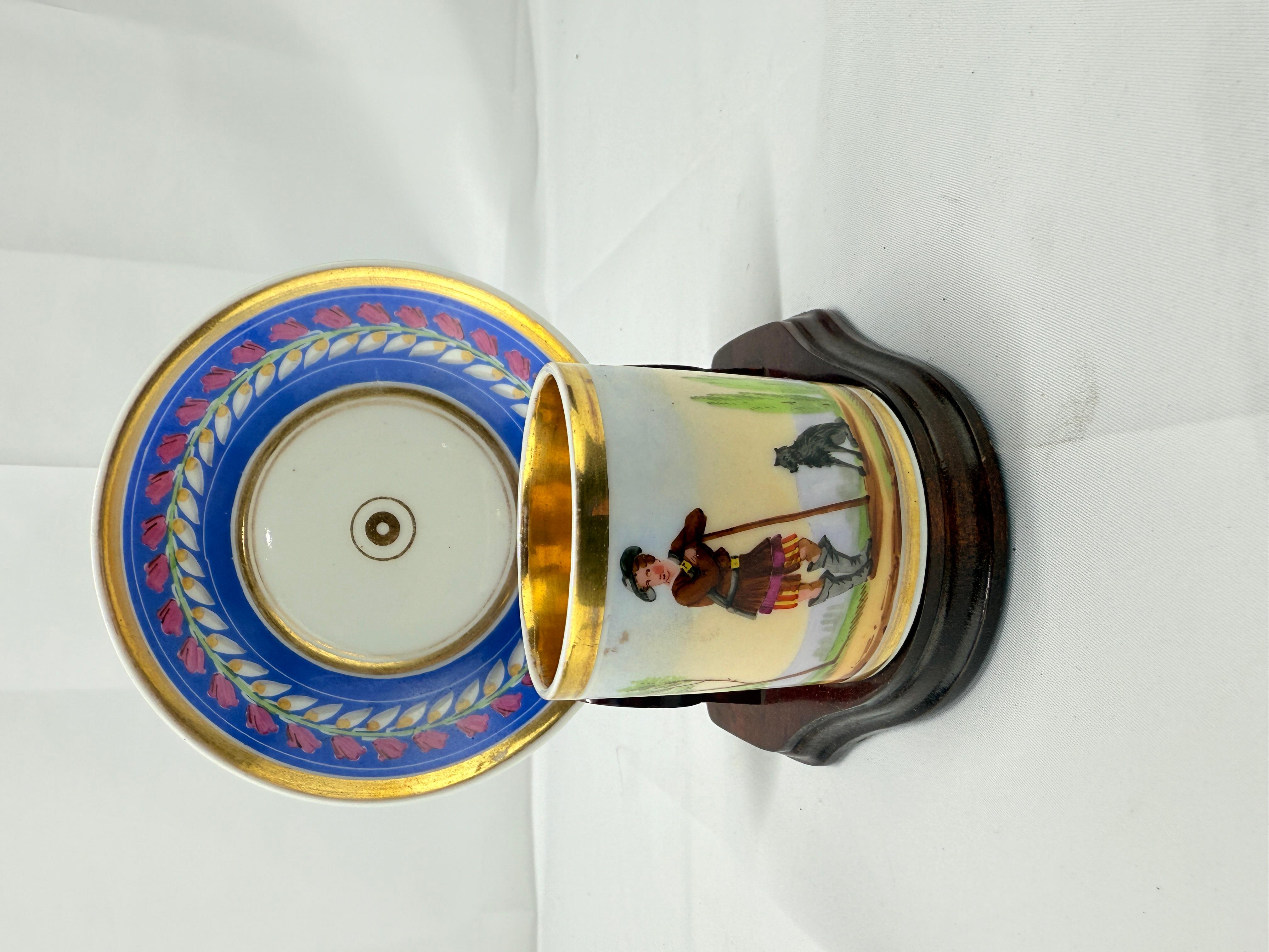 19. Jahrhundert, Old Paris Neoklassische Tasse & Untertasse Set Junger Mann mit Hund (Porzellan) im Angebot