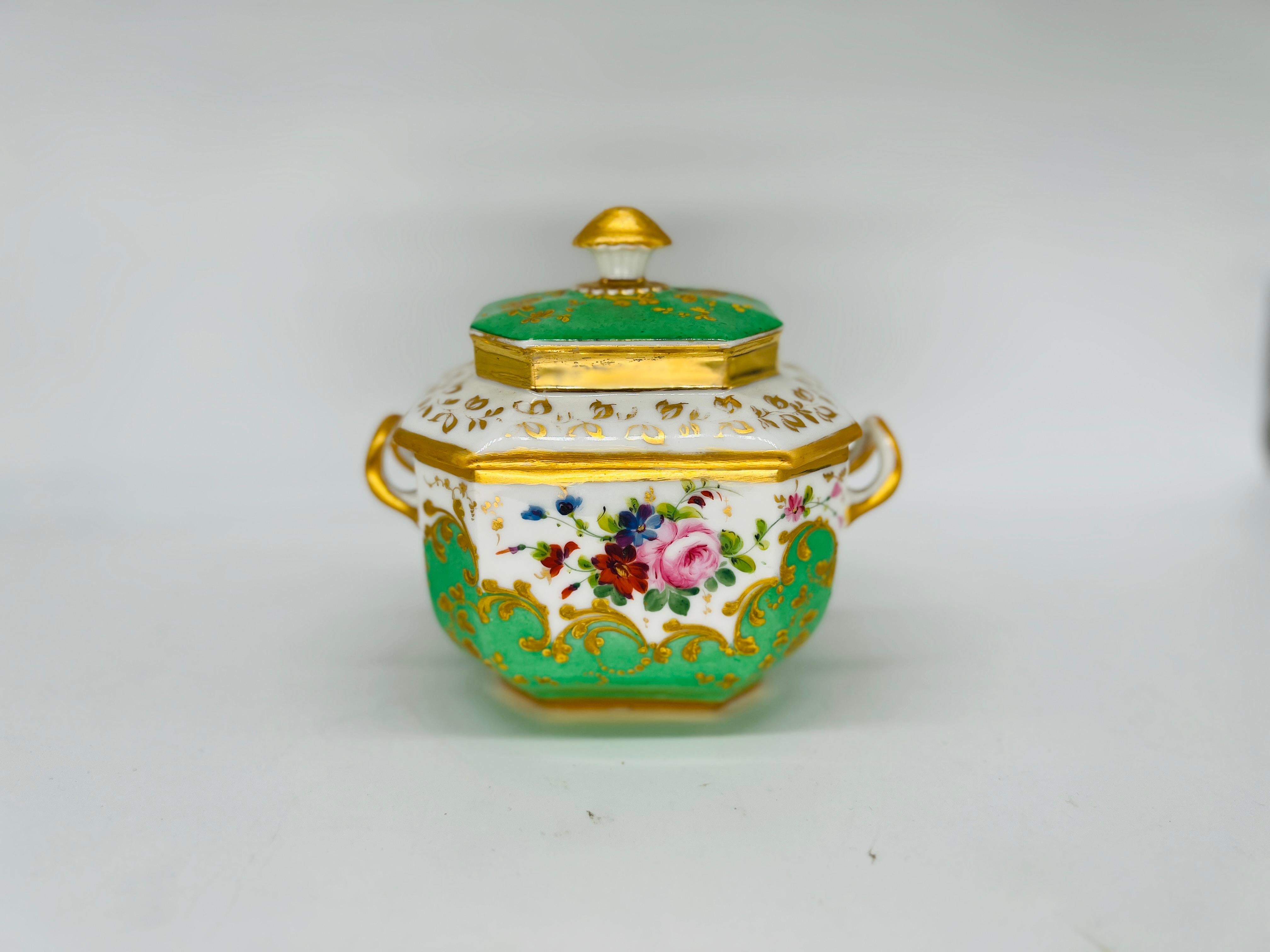 Azucarero de Porcelana Dorada y Esmalte Floral del Siglo XIX, Old Paris Movimiento estético en venta