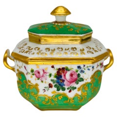 Old Paris, 19e siècle, Sucre couvert en porcelaine dorée et émail floral