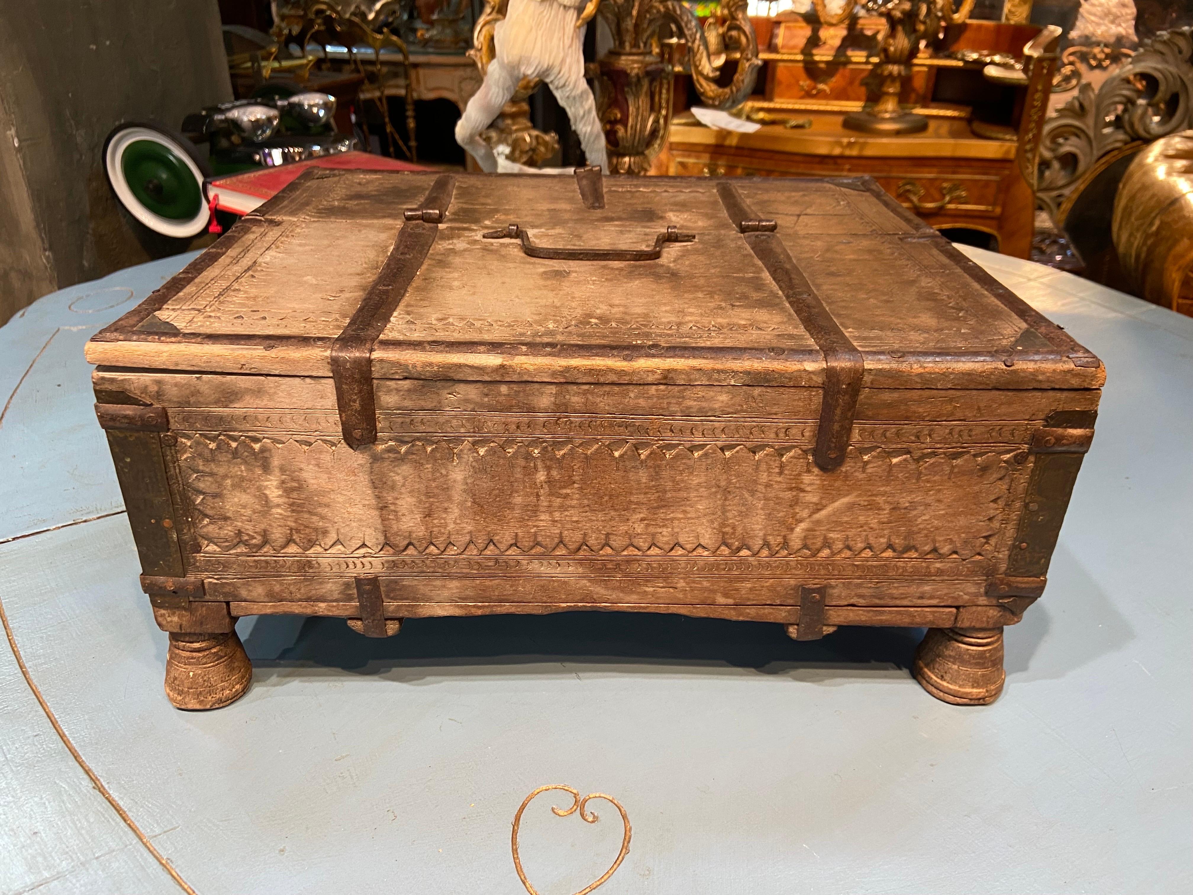19th Century Old Portable Chest in Wood and Iron Frames Resting on Four Feet In Good Condition For Sale In Sofia, BG