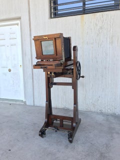 19th Century Old Study Camera in Oak Wood with Height Adjustable and Brake