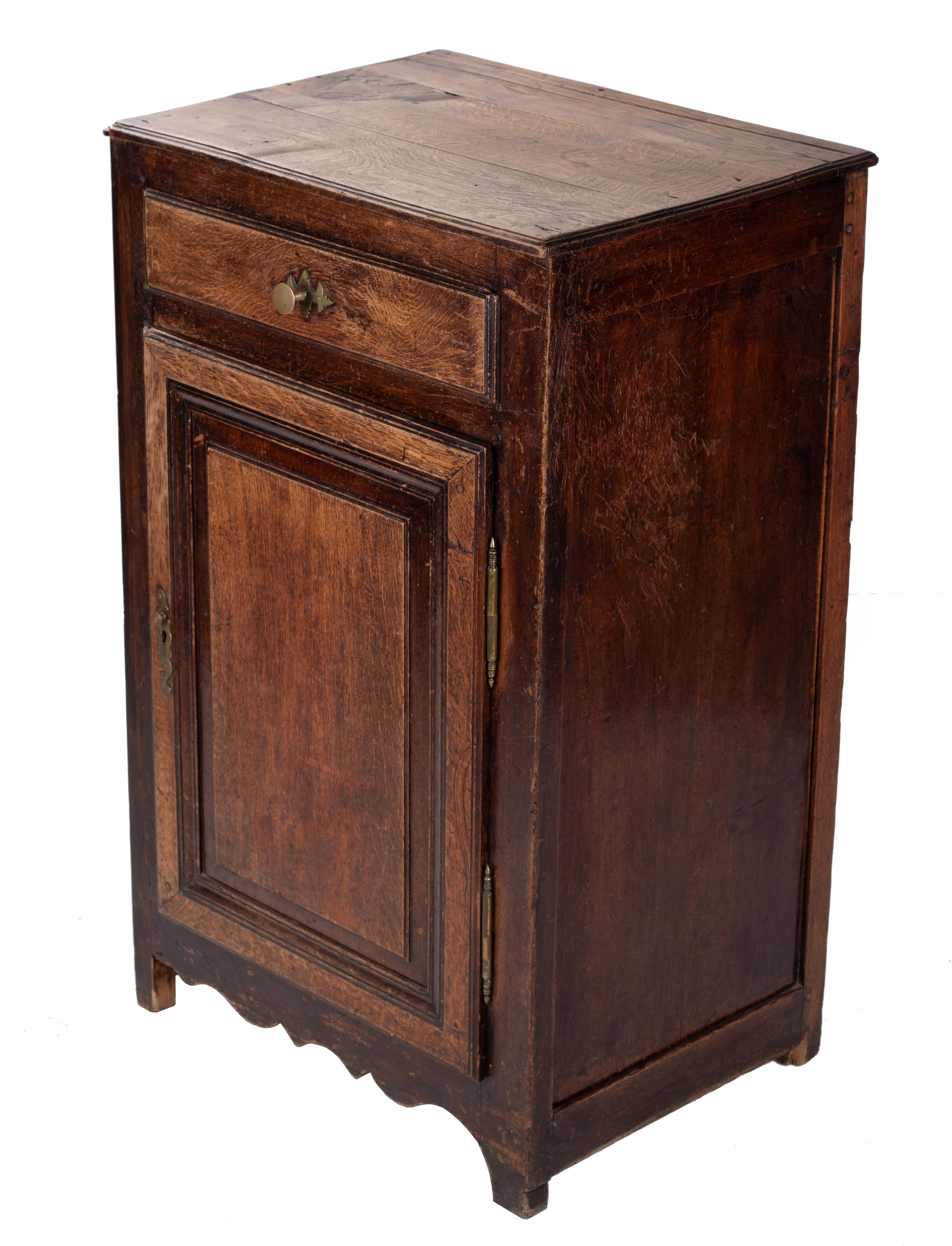 19th Century One Drawer and One Door French Cabinet In Good Condition In Marbella, ES