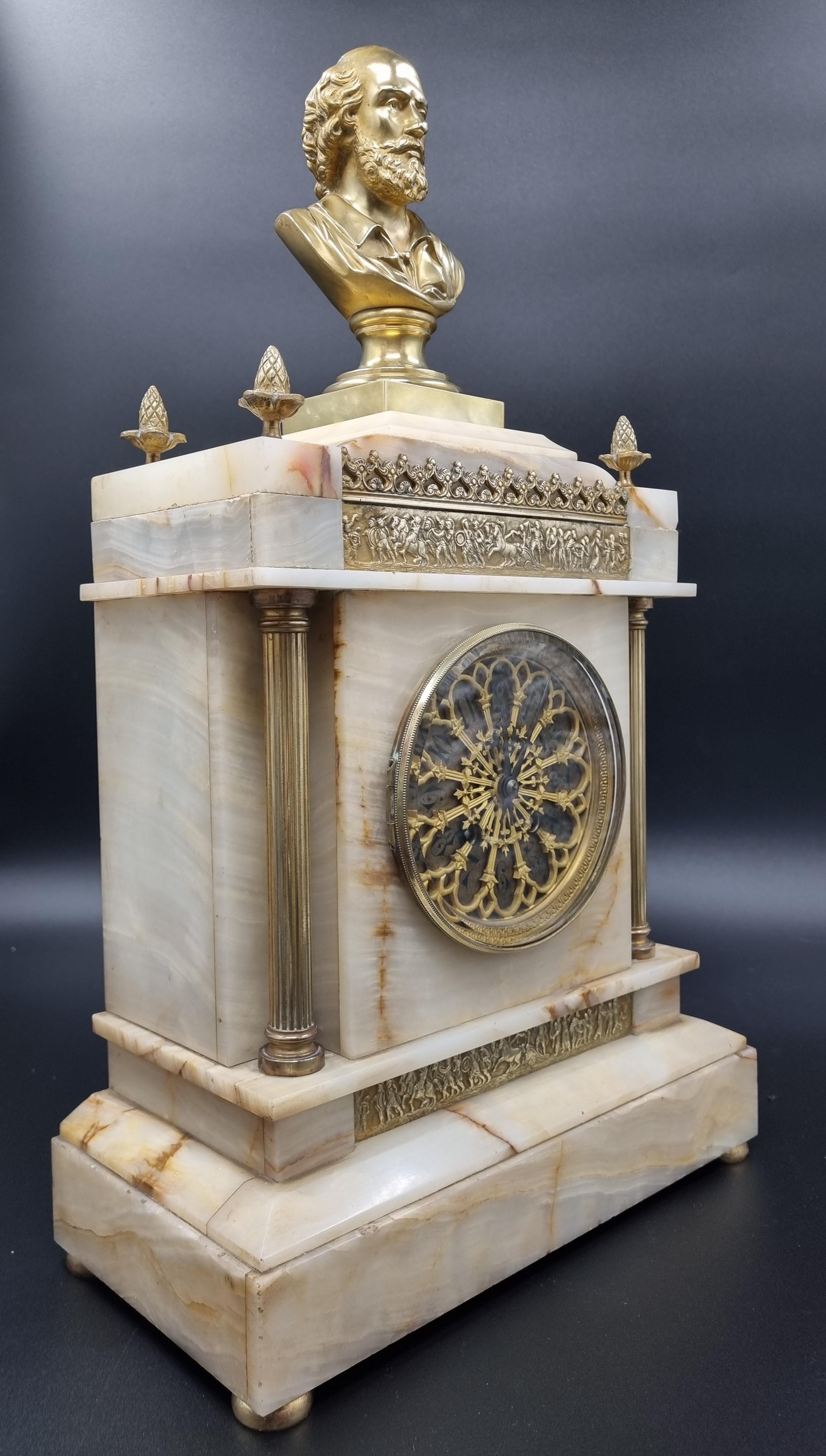 Néo-gothique Horloge du 19e siècle en onyx et bronze avec William Shakespeare en vente