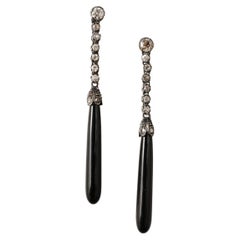 Boucles d'oreilles pendantes en onyx et diamant du 19ème siècle