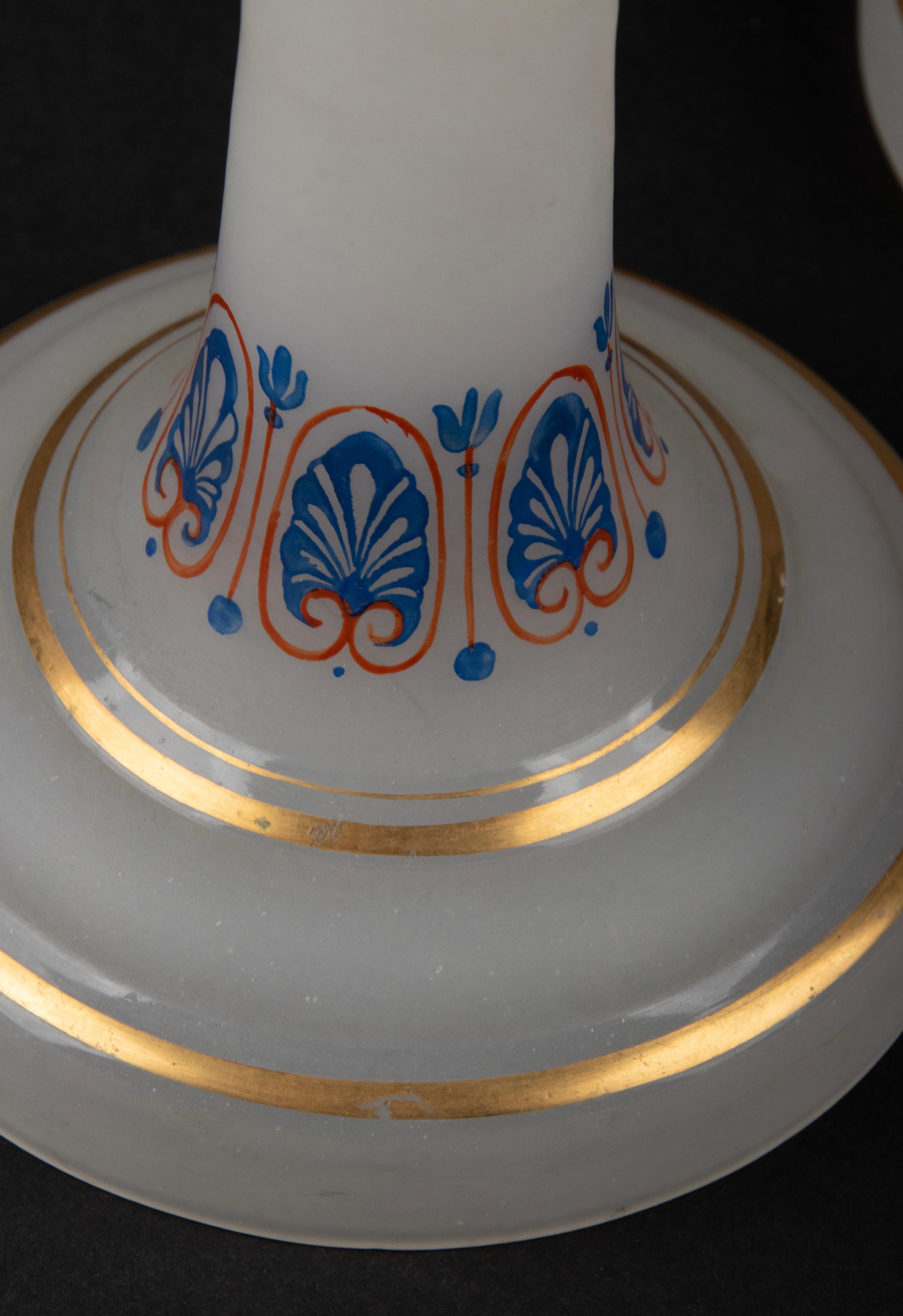 Opalglas-Kerzenständer aus dem 19. Jahrhundert im Angebot 1