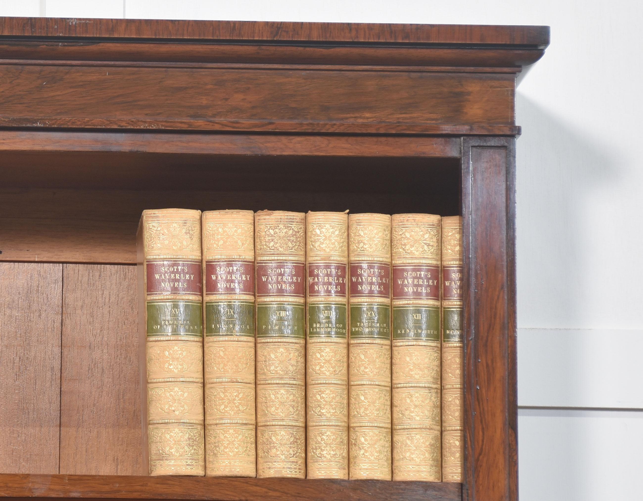 Britannique Bibliothèque ouverte du 19e siècle en vente