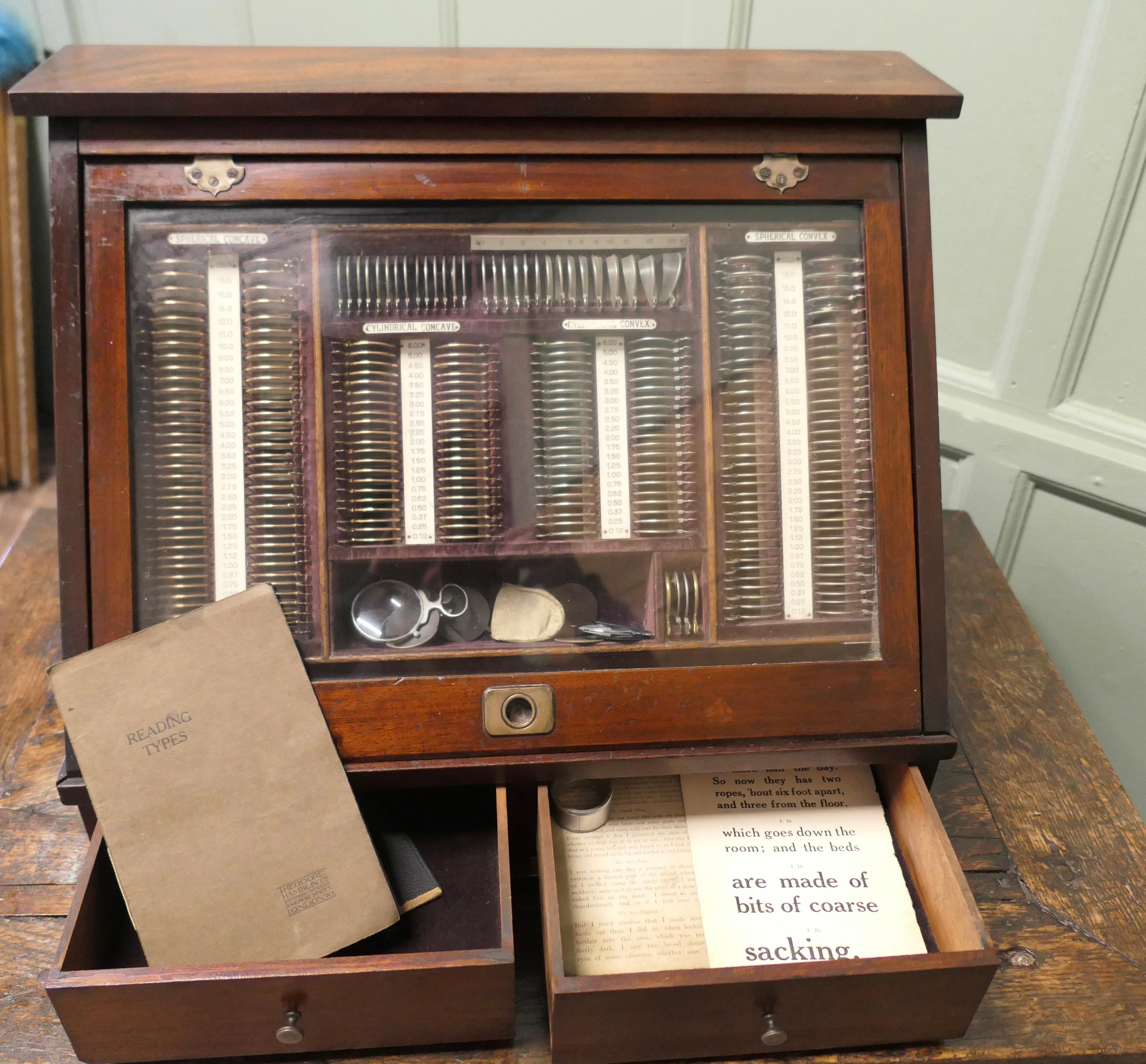 19th Century Optician or Optometrist Test Glasses Lens Kit in Cabinet In Good Condition For Sale In Godshill, Isle of Wight