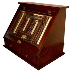 Kit de lunettes d'essai pour opticien ou optométriste du 19ème siècle dans une armoire