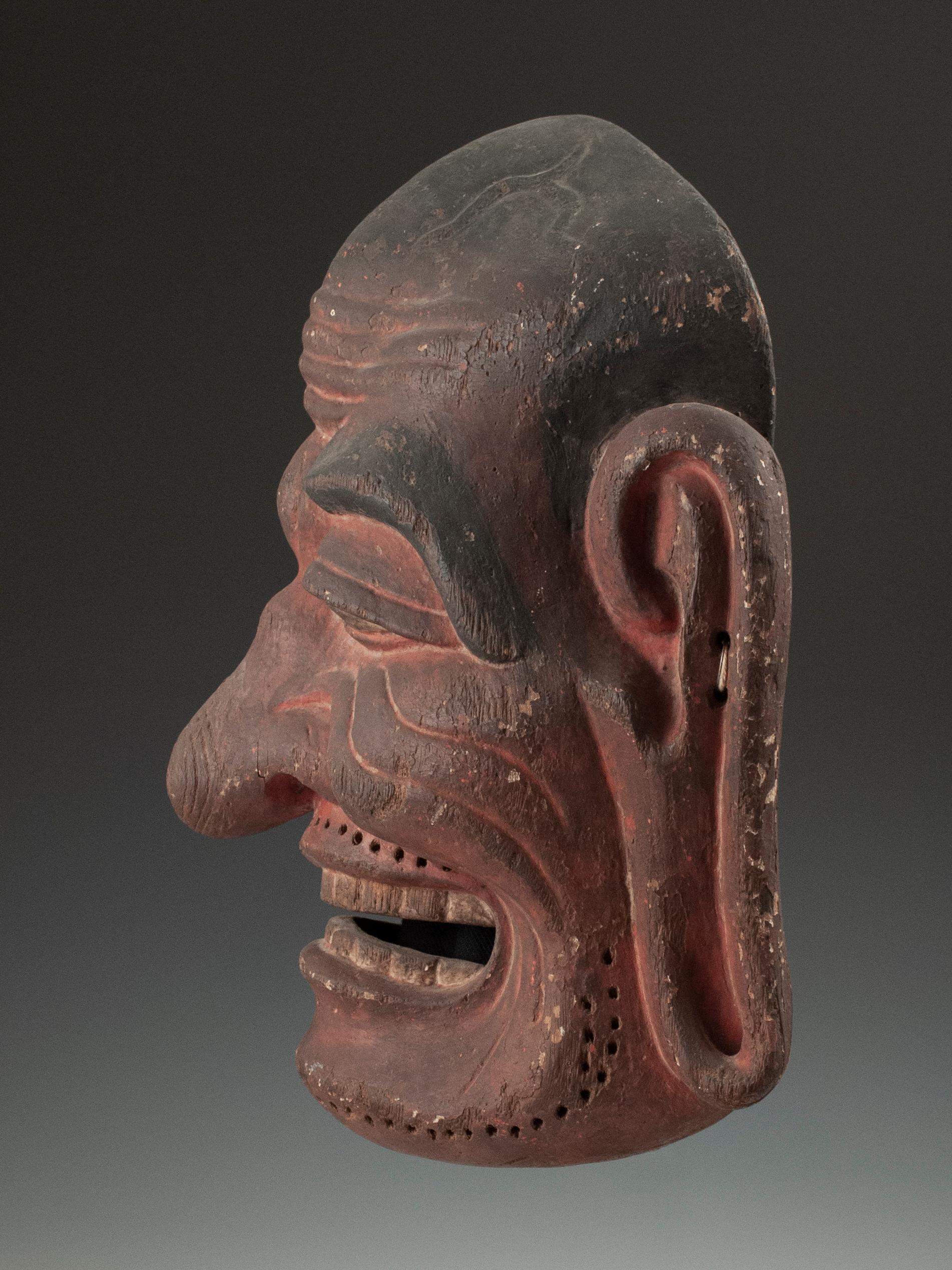 Sculpté à la main Masque bouddhiste rituel du 19e siècle ou plus ancien, Japon en vente