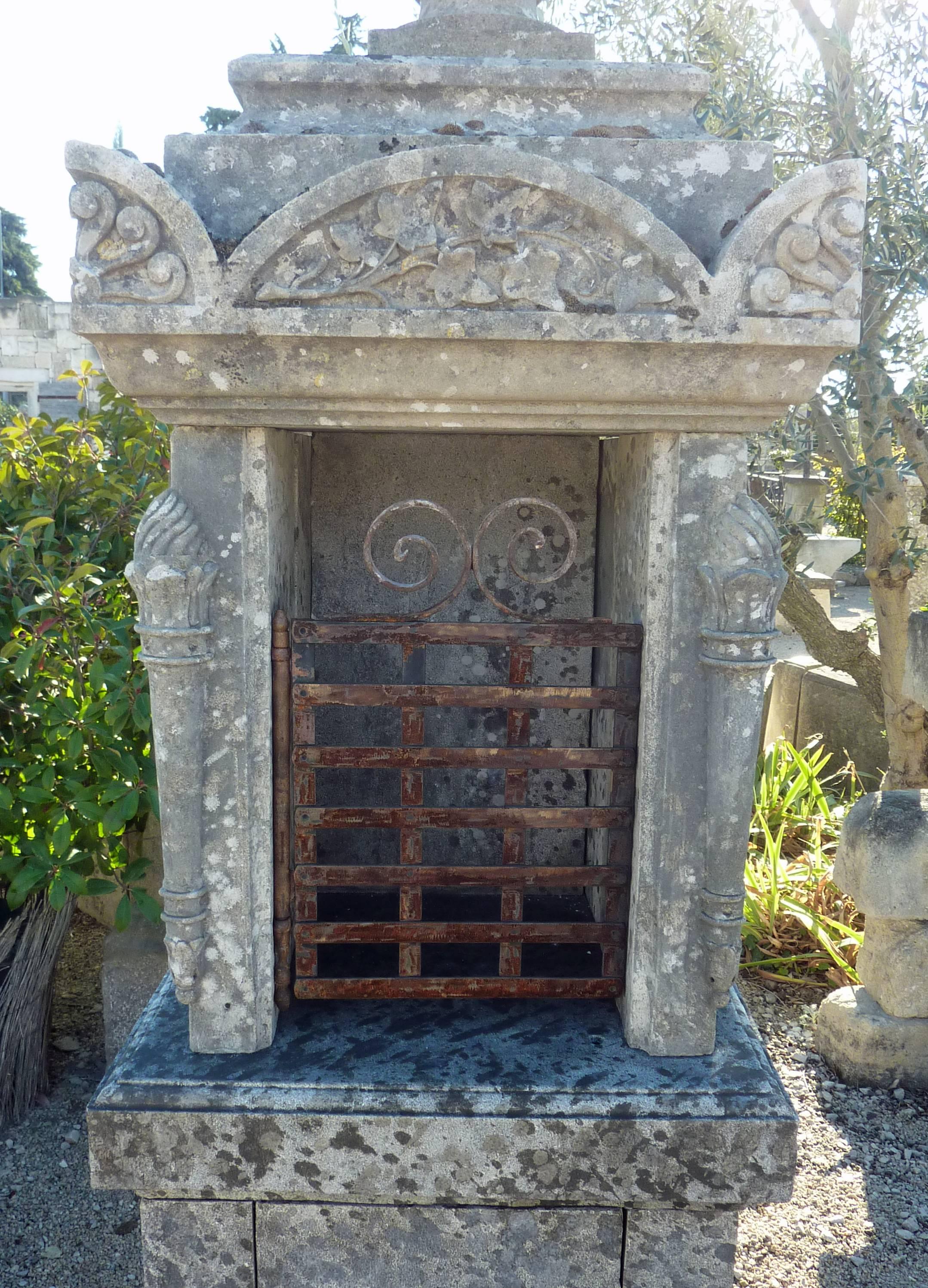 Hand-Carved 19th Century Oratory in Natural Stone with Vase Carved with Gadroons, France For Sale