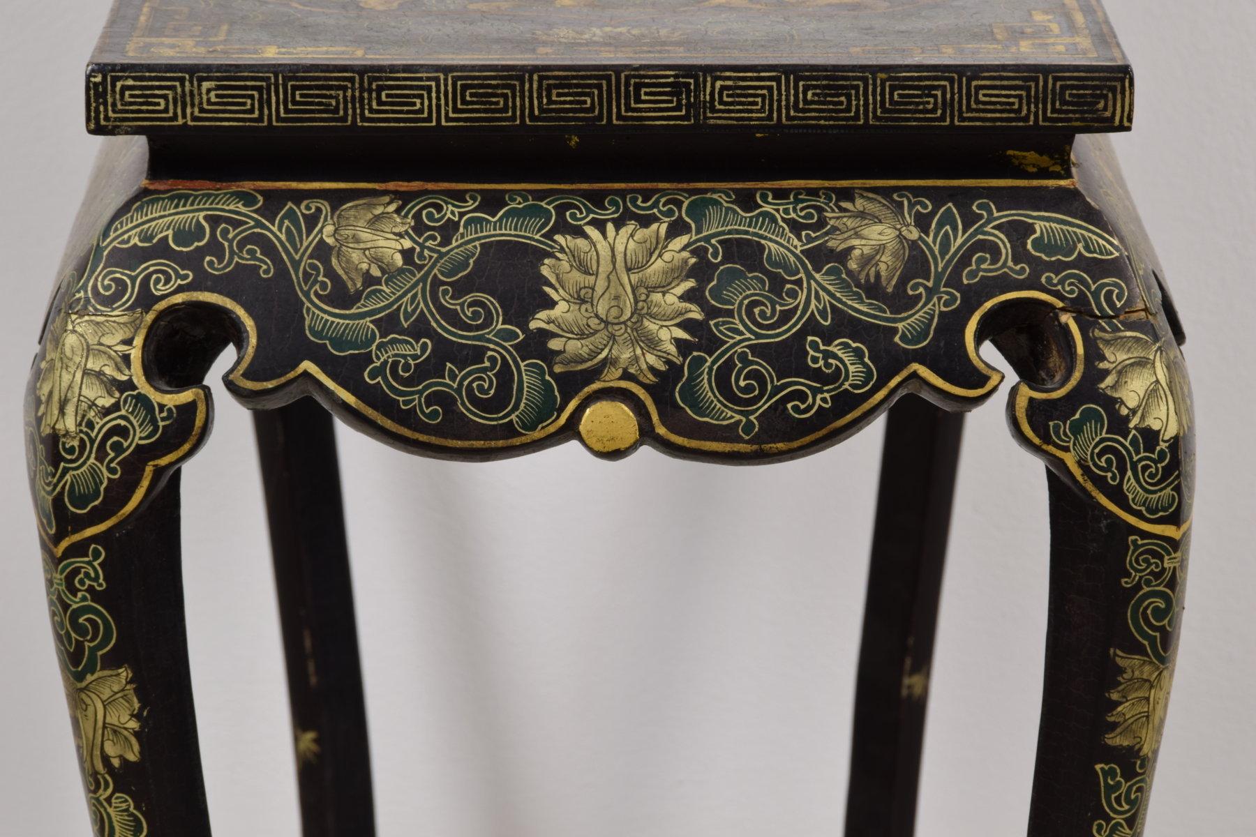 19th Century, Oriental Lacquered and Giltwood Console Table For Sale 9