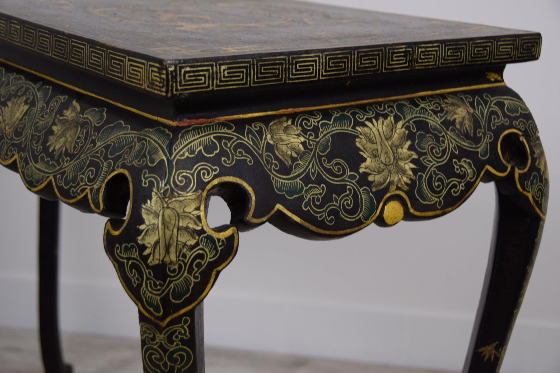 19th Century, Oriental Lacquered and Giltwood Console Table For Sale 10