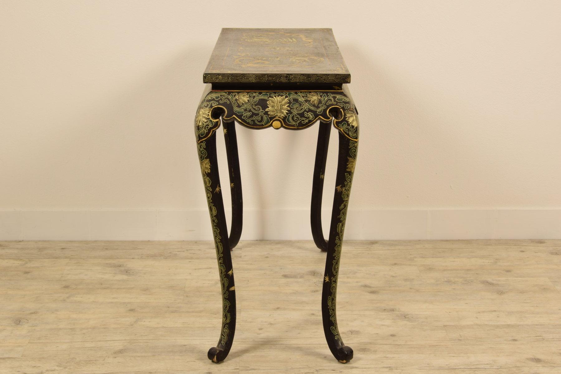 table console en bois doré et laqué oriental:: 19ème siècle en vente 13