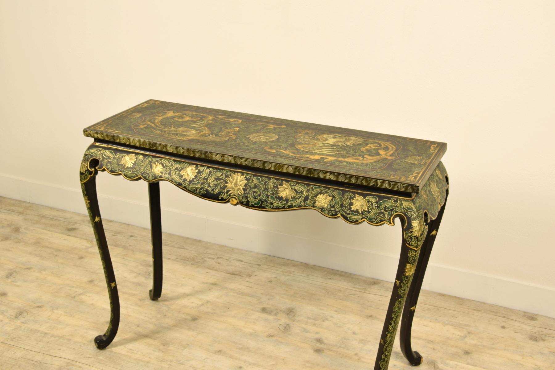 Laqué table console en bois doré et laqué oriental:: 19ème siècle en vente