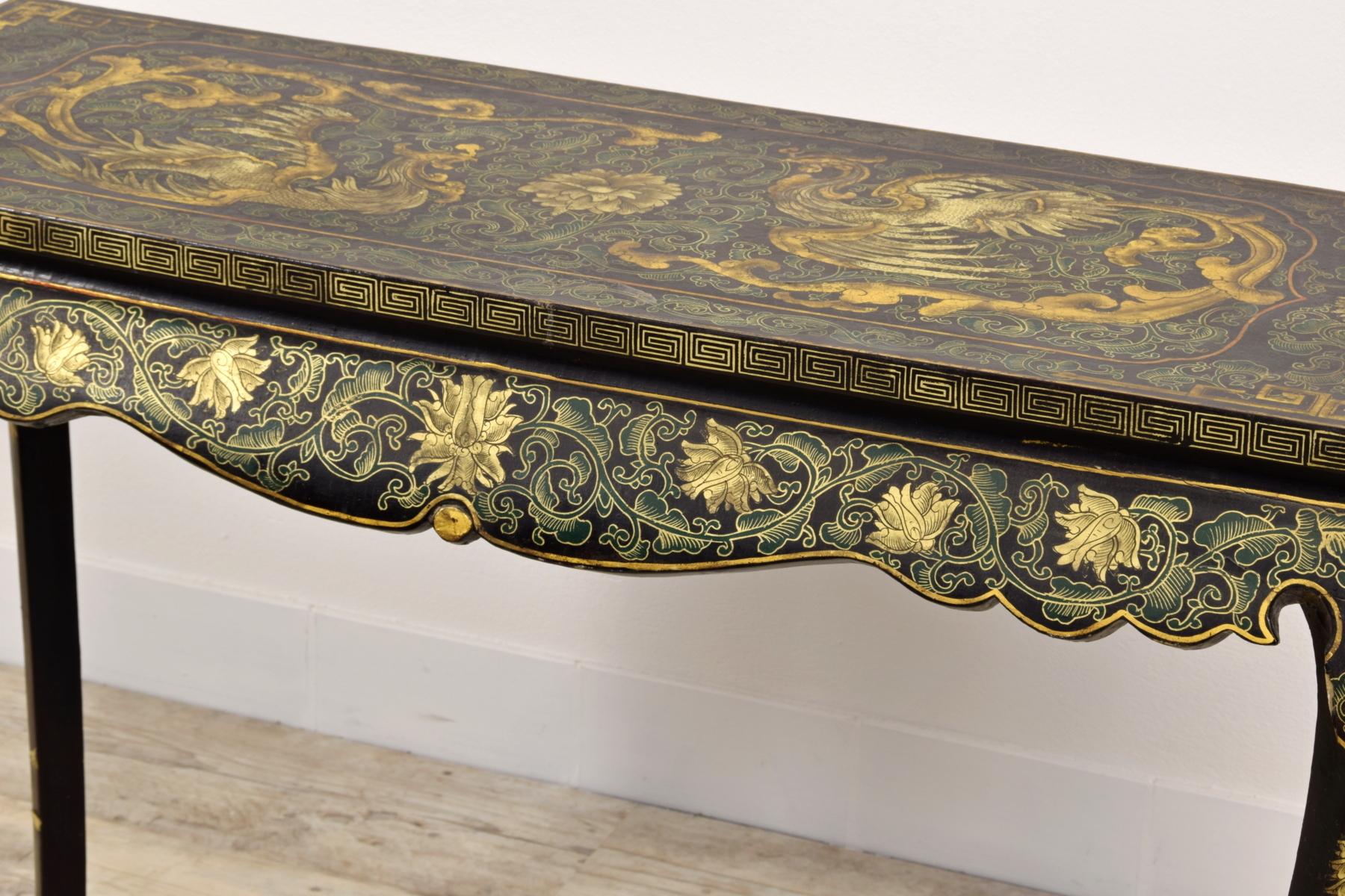 Chinoiserie 19th Century, Oriental Lacquered and Giltwood Console Table For Sale