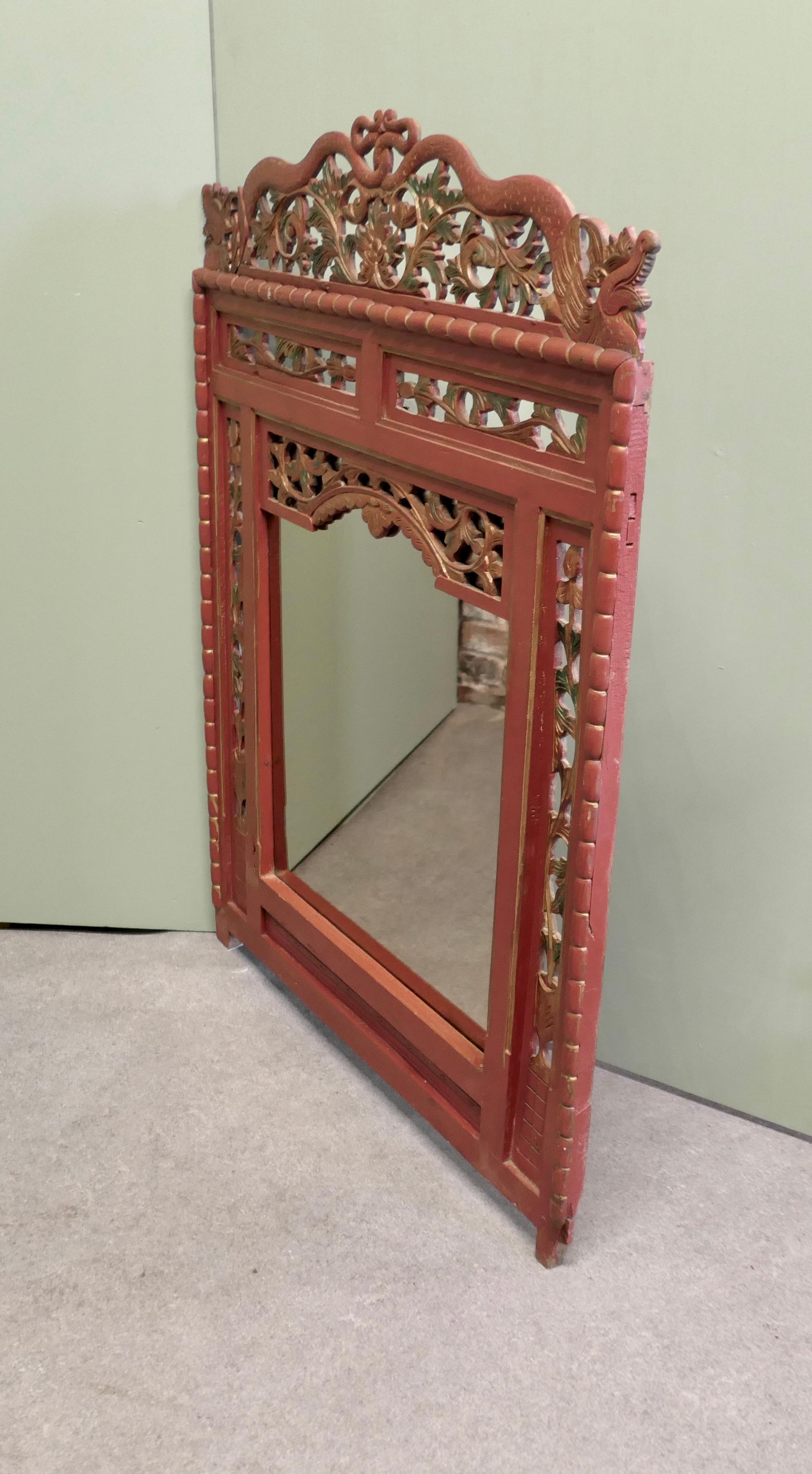 Specchio orientale dipinto in lacca rossa del XIX secolo in vendita 2