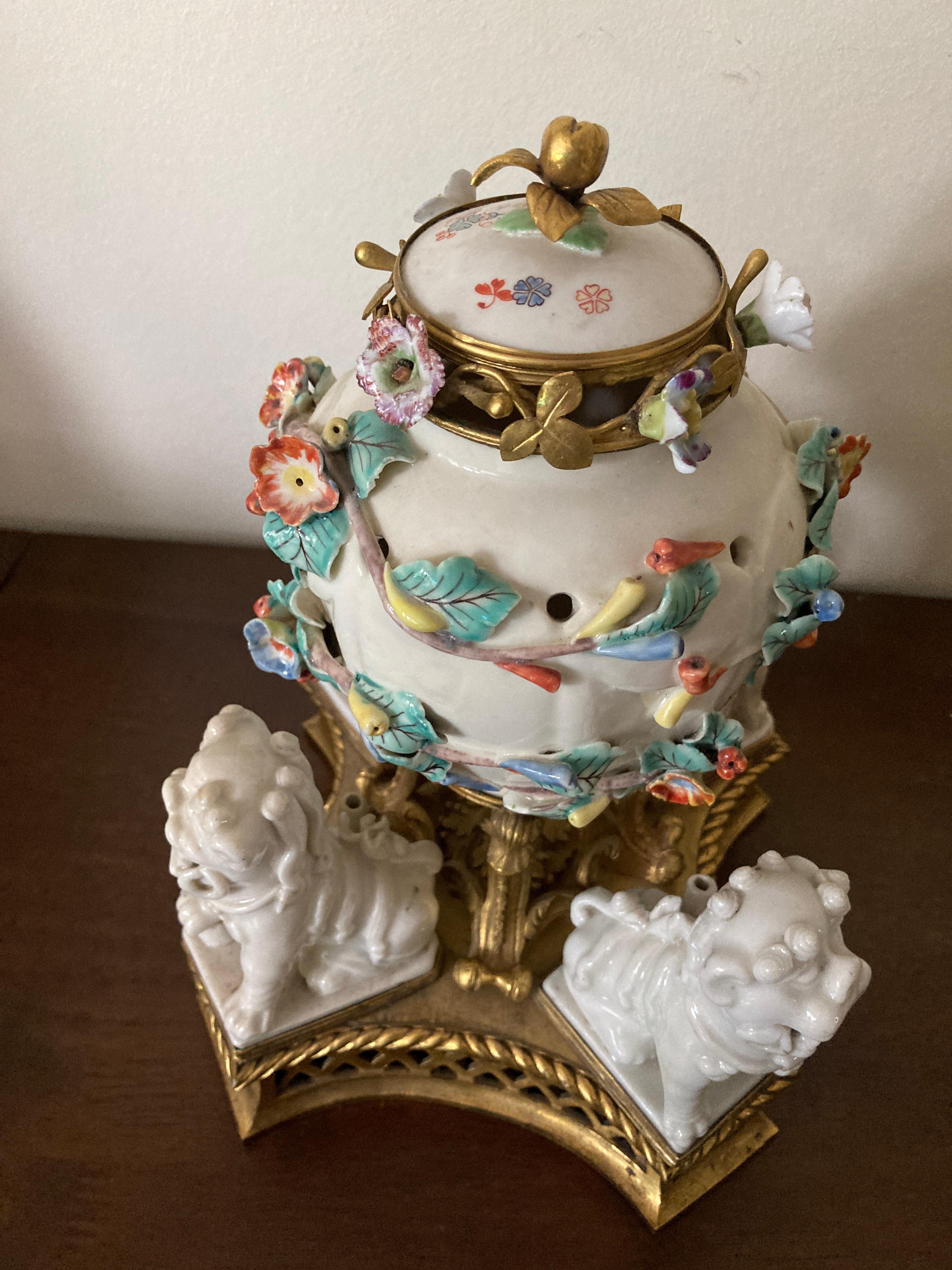 Centre de table de style oriental du 19e siècle Bon état - En vente à Basildon, GB