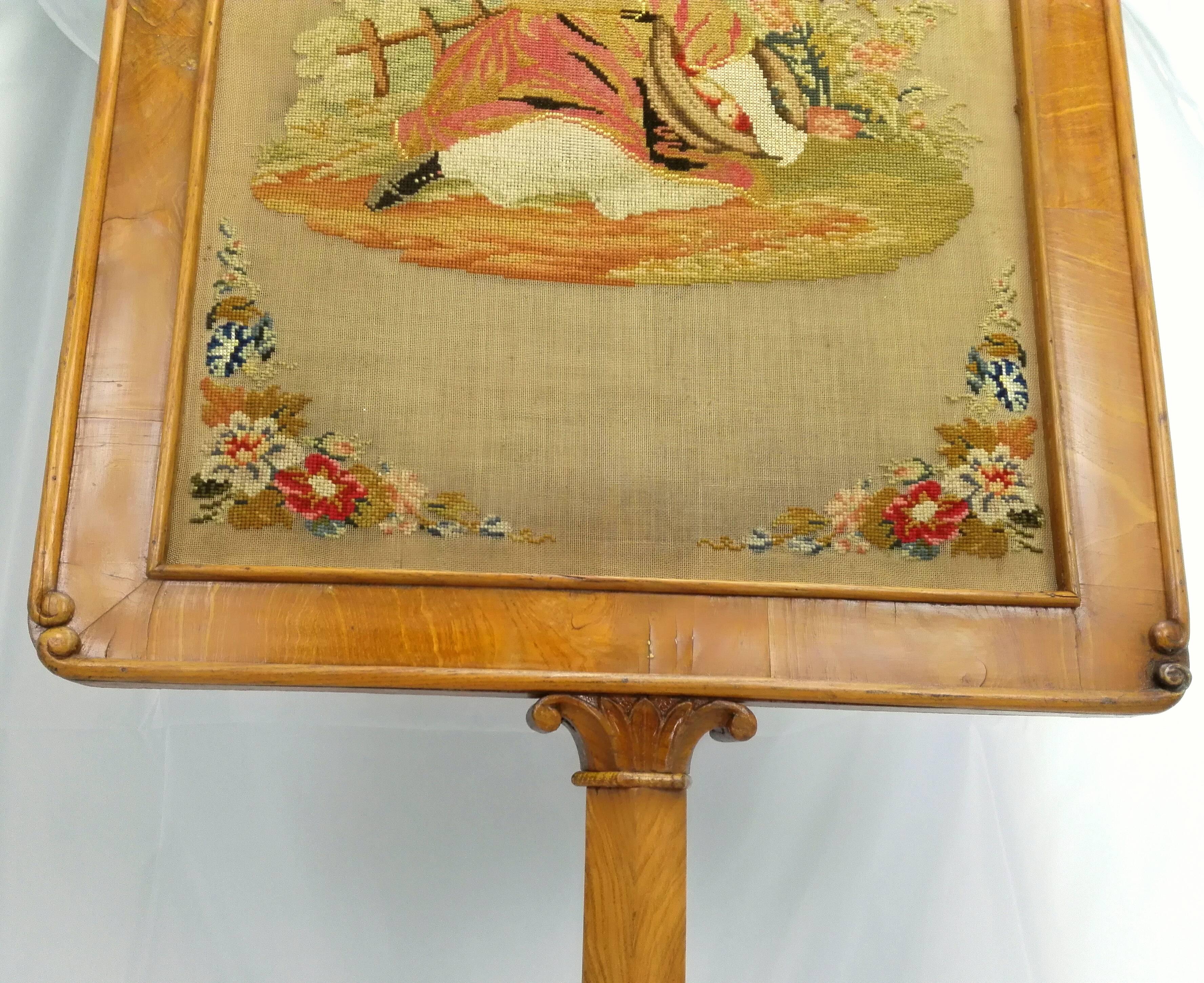 19th Century Original Biedermeier Ashwood Children Screen with Tapestry In Good Condition For Sale In Osnabrück, DE