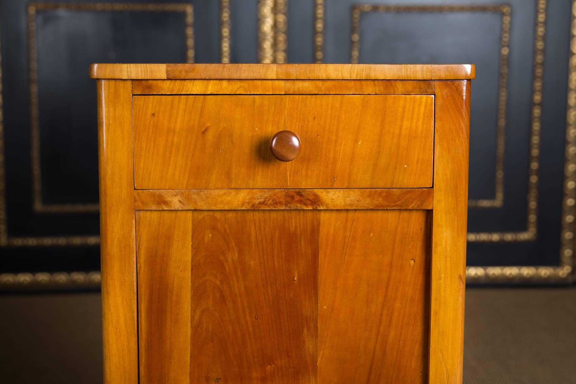 19th Century Original Biedermeier Chest of Drawers Cherrywood In Good Condition In Berlin, DE