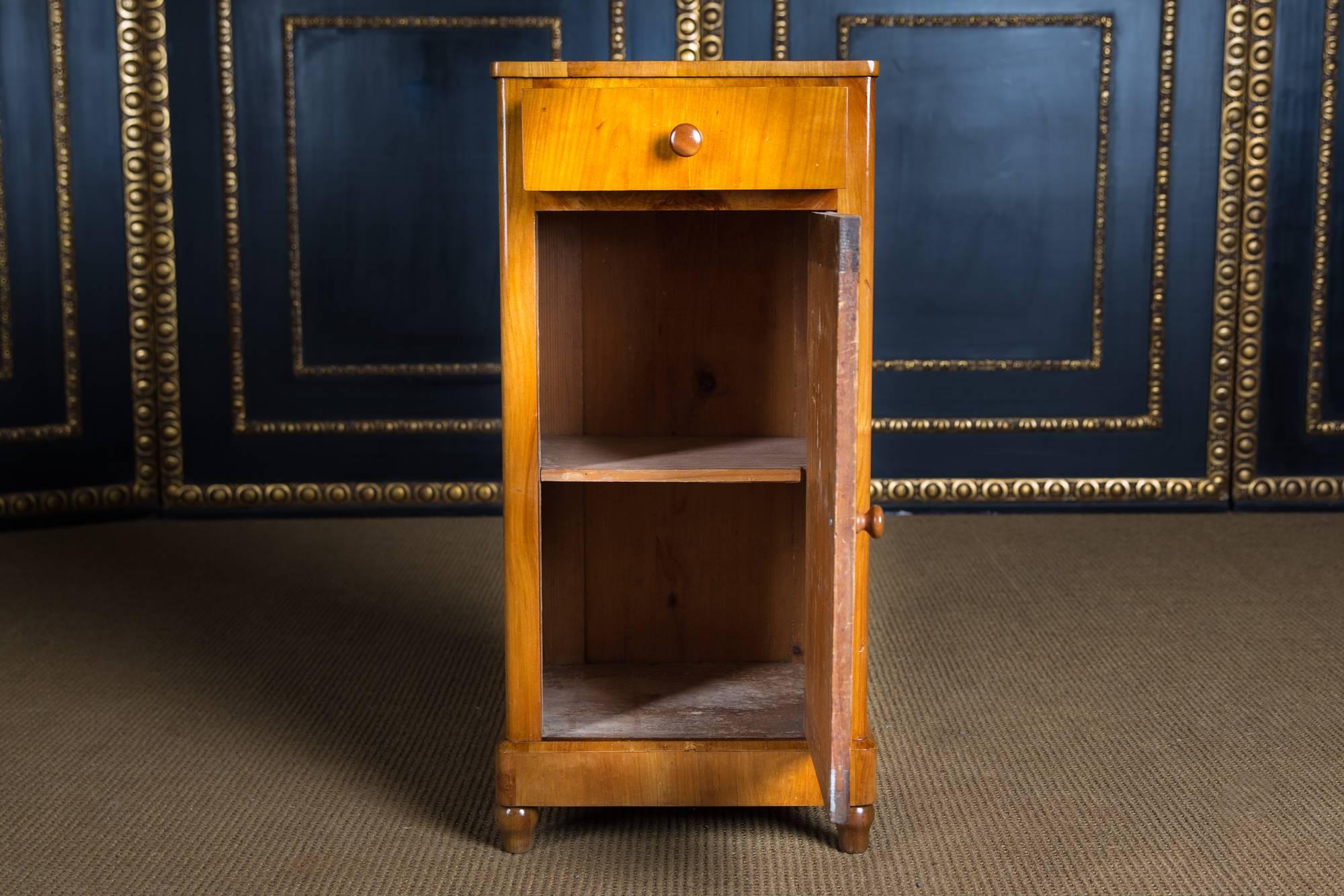 19th Century Original Biedermeier Chest of Drawers Cherrywood 2