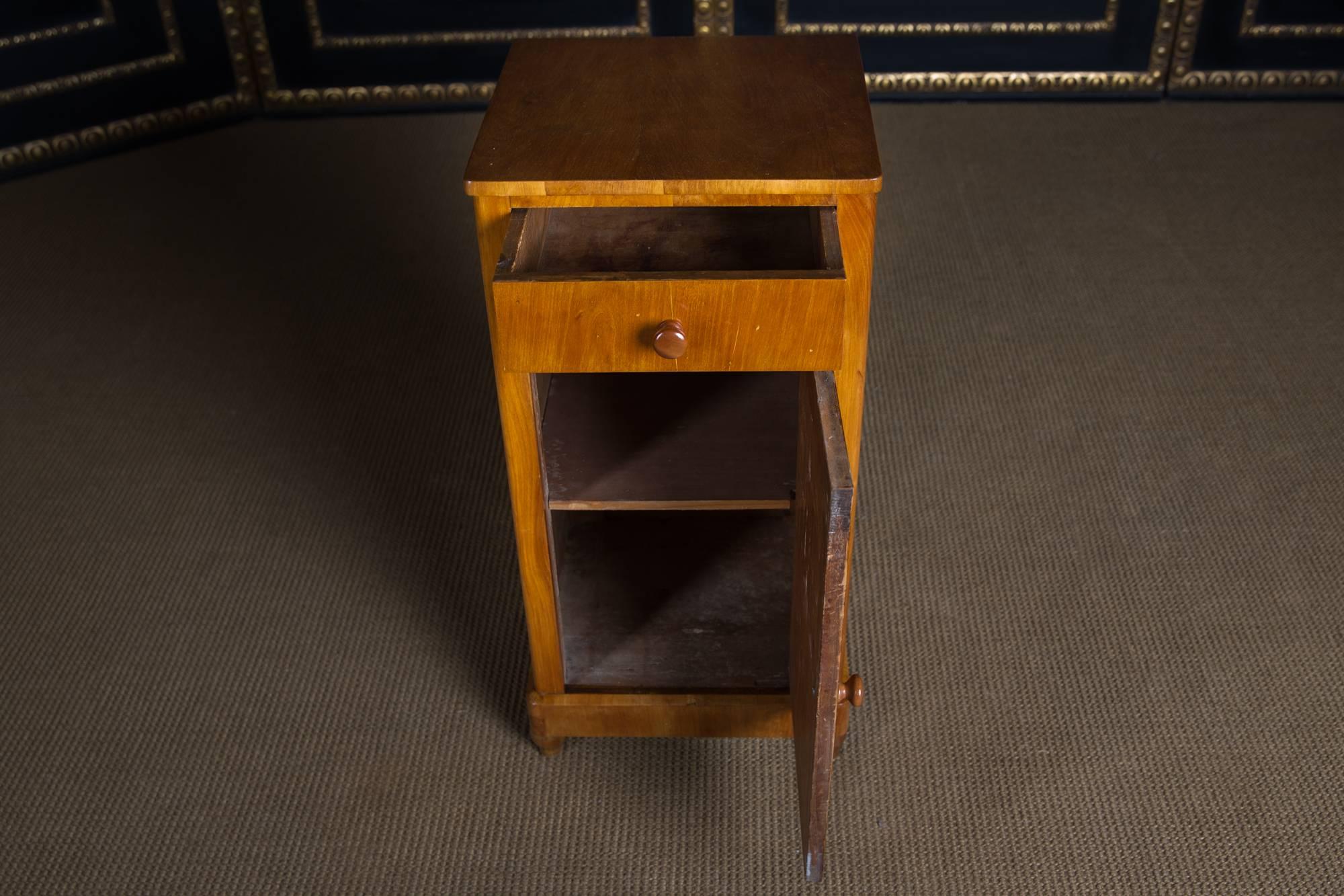 Cassettiera Biedermeier originale del XIX secolo in legno di ciliegio in vendita 2