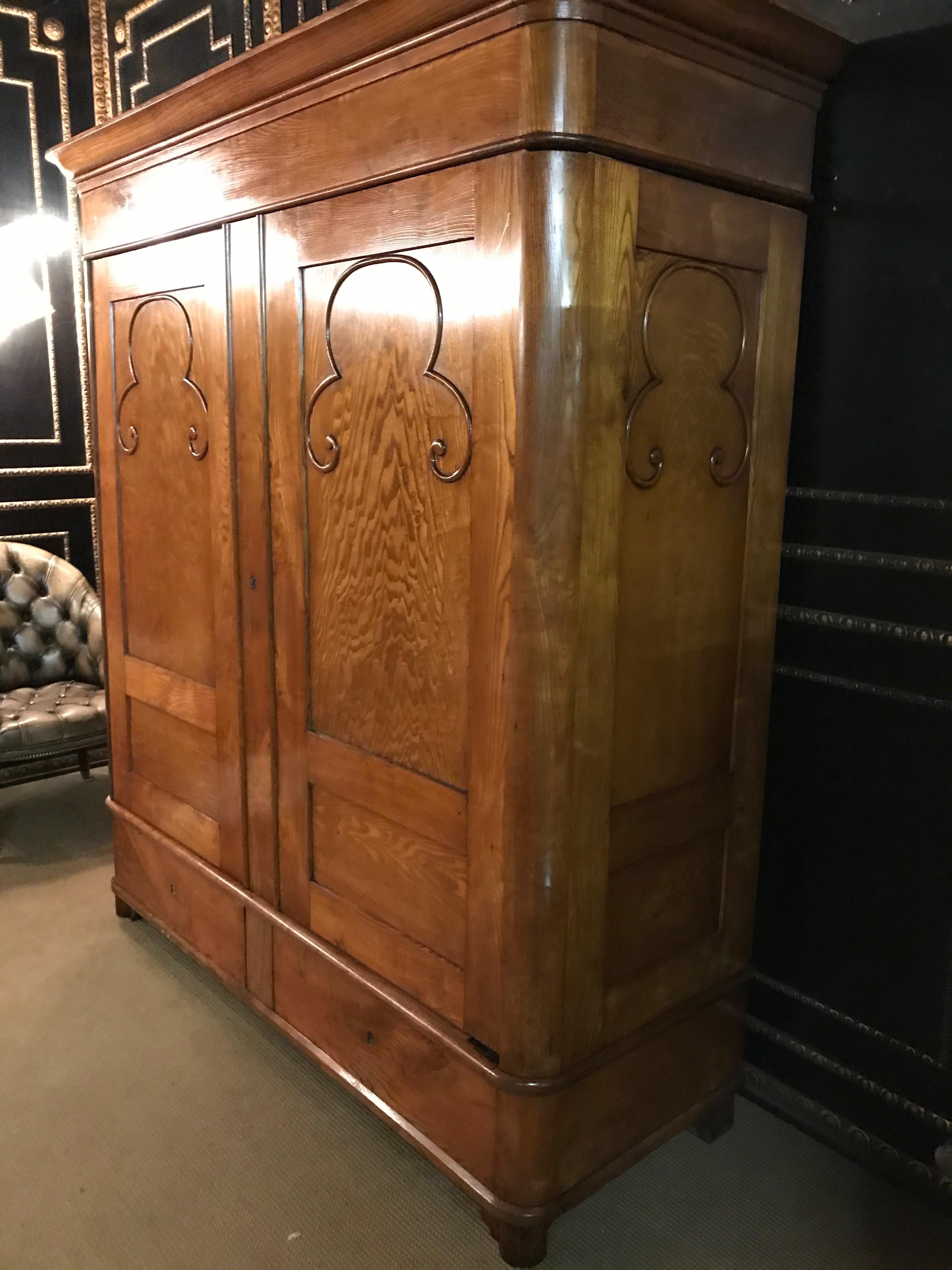 19th Century Original Biedermeier Hallway Cabinet Wardrobe circa 1830 Ash 3