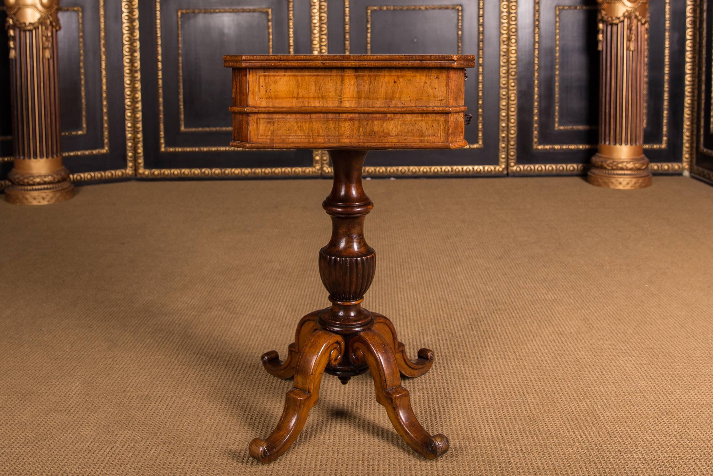 19th Century Original Biedermeier Sewing Table circa 1835 with Mahogany Veneer For Sale 6